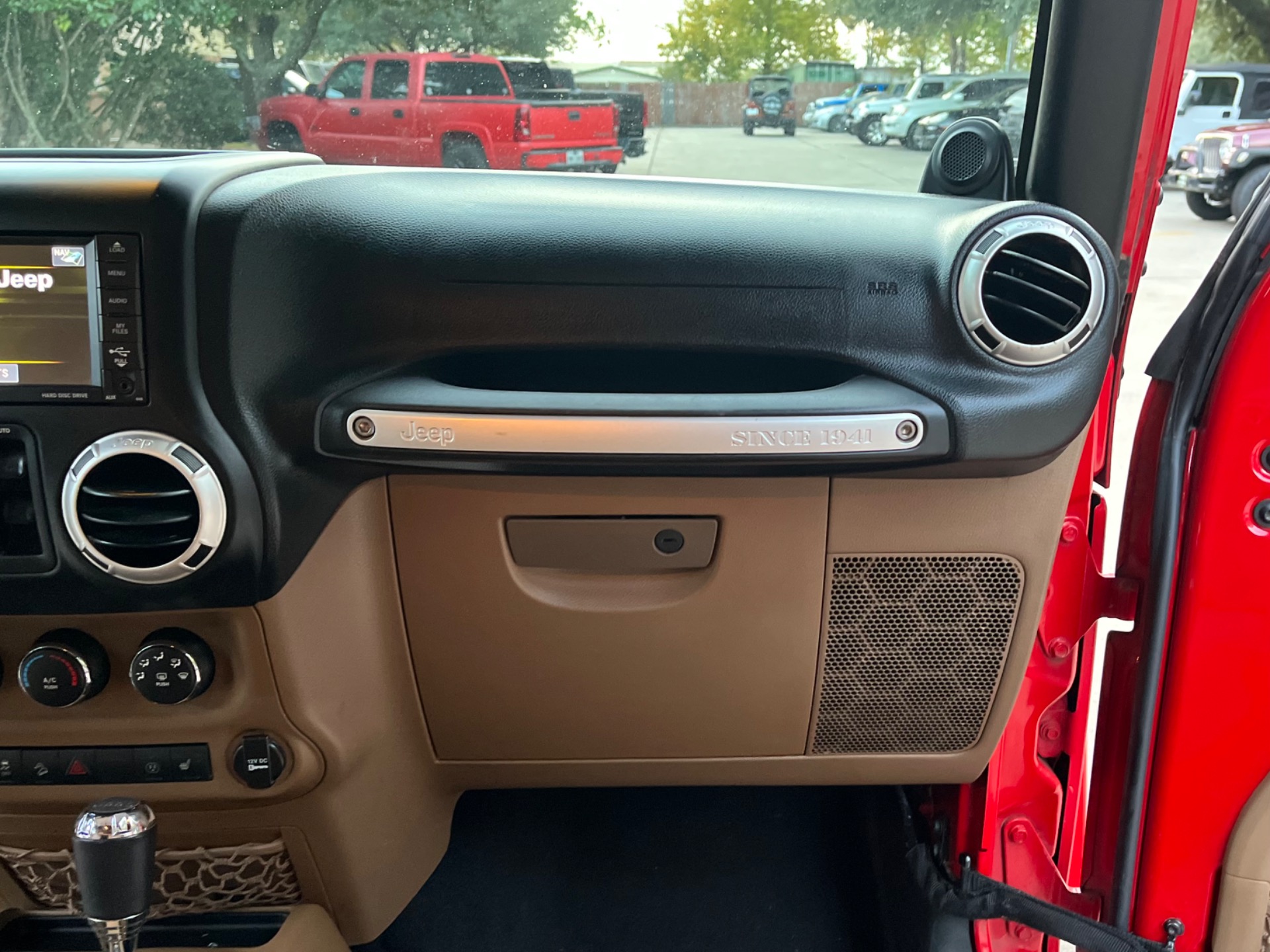 Used-2013-Jeep-Wrangler-Unlimited-Rubicon