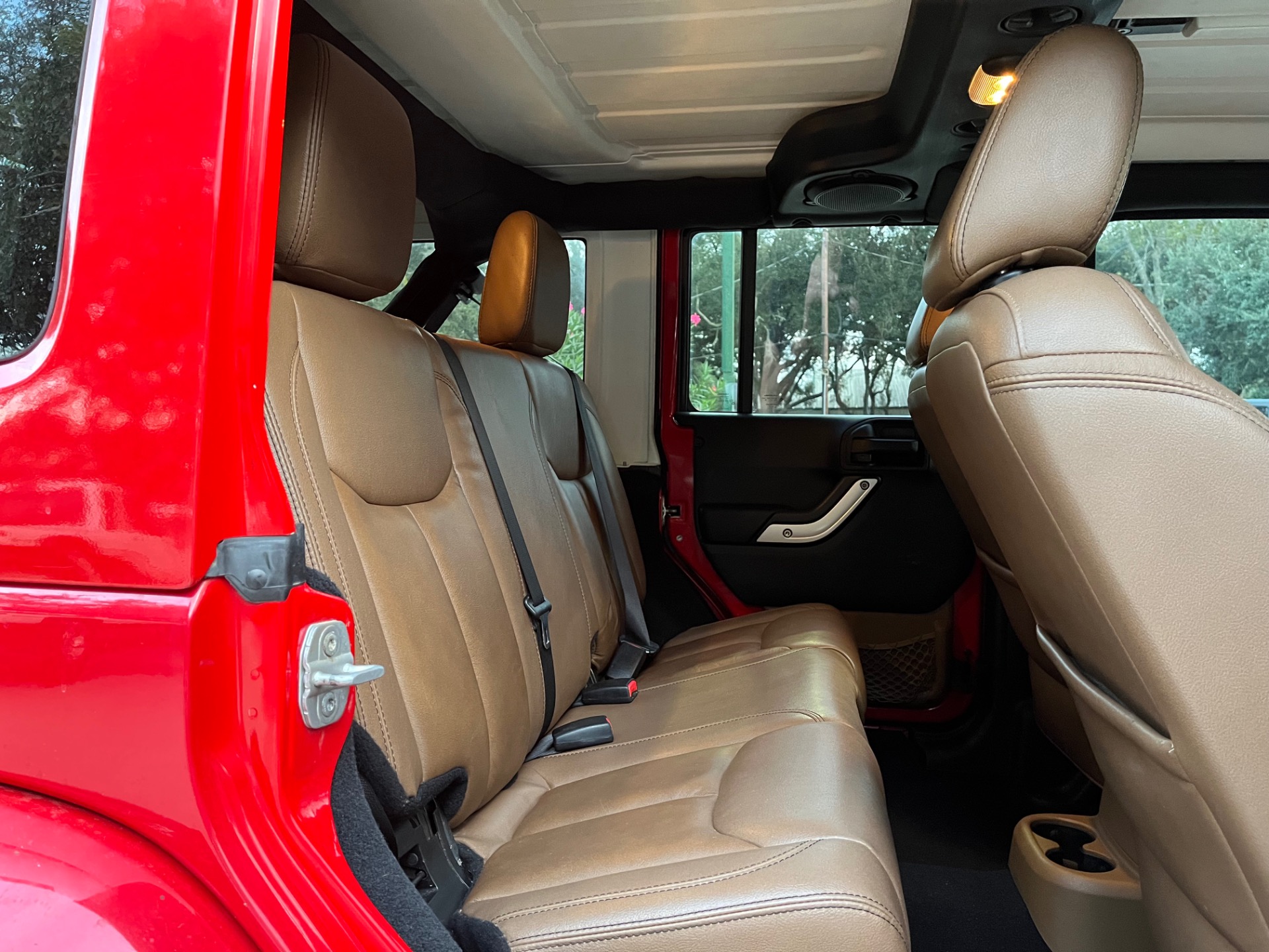 Used-2013-Jeep-Wrangler-Unlimited-Rubicon