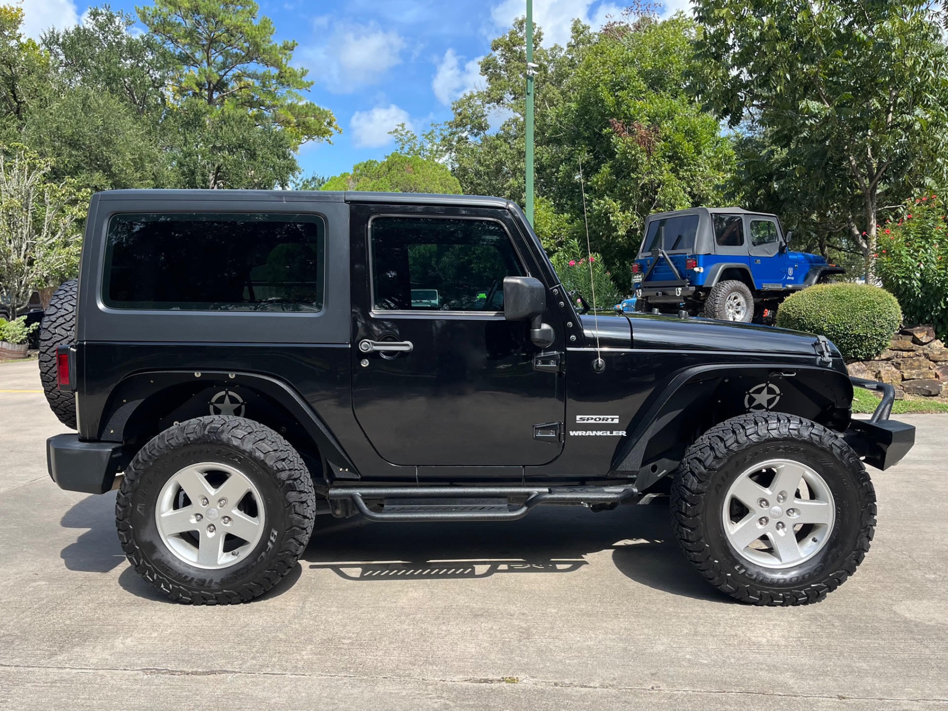 2017 Jeep Wrangler Sport photo 12