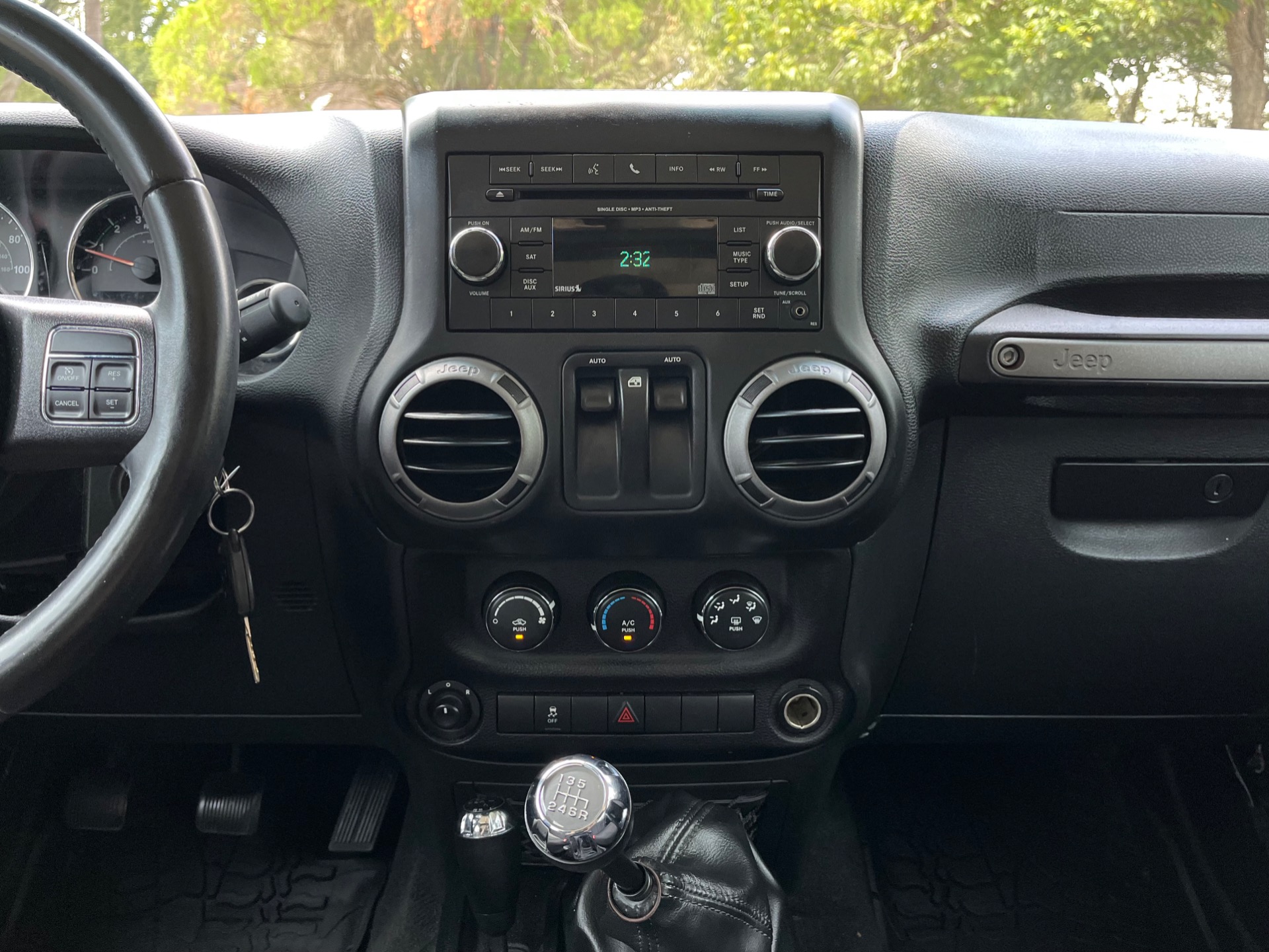 2017 Jeep Wrangler Sport photo 21