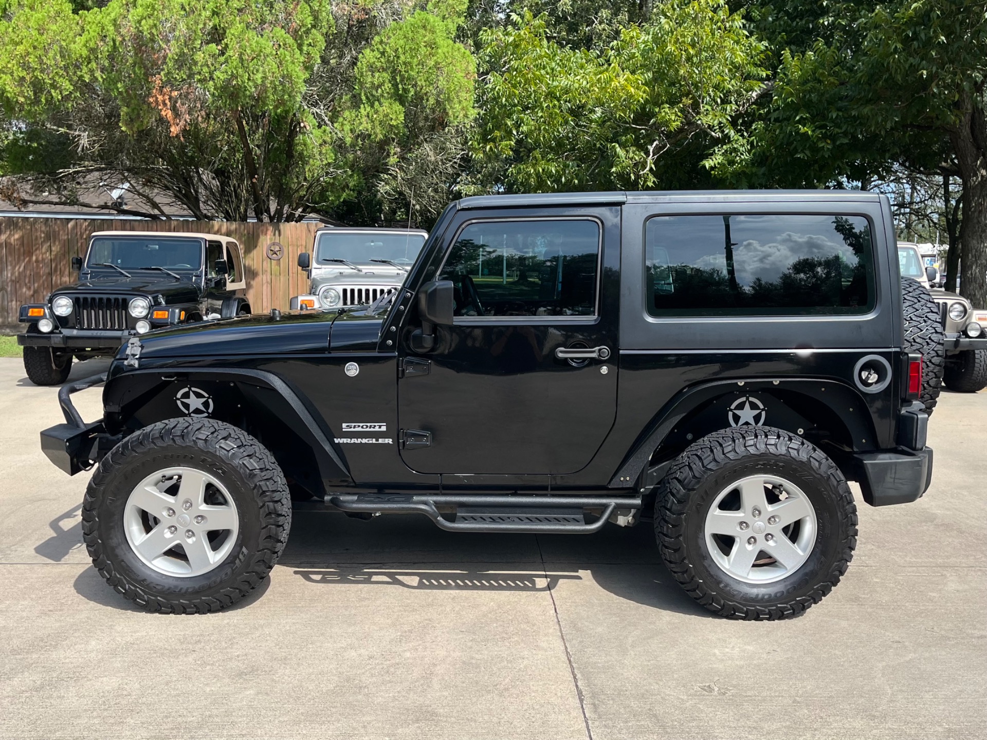 2017 Jeep Wrangler Sport photo 6