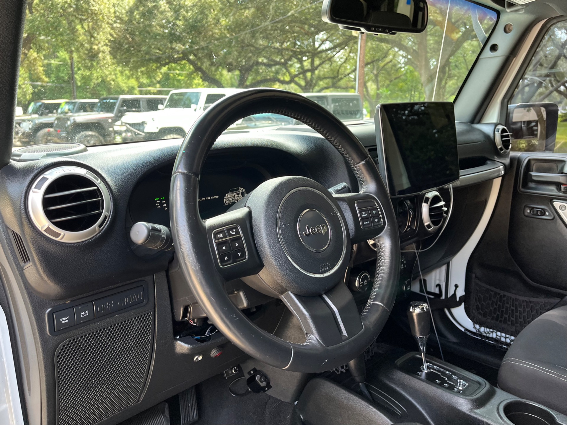 Used-2017-Jeep-Wrangler-Unlimited-Rubicon