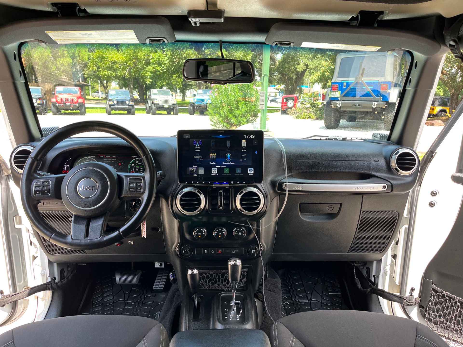 Used-2017-Jeep-Wrangler-Unlimited-Rubicon