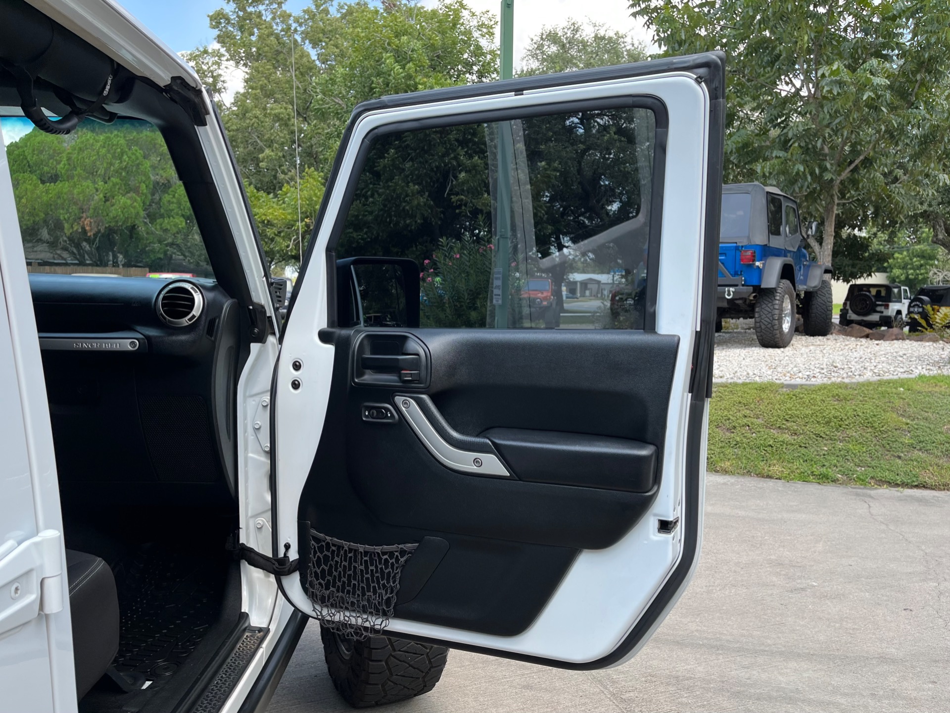 Used-2017-Jeep-Wrangler-Unlimited-Rubicon