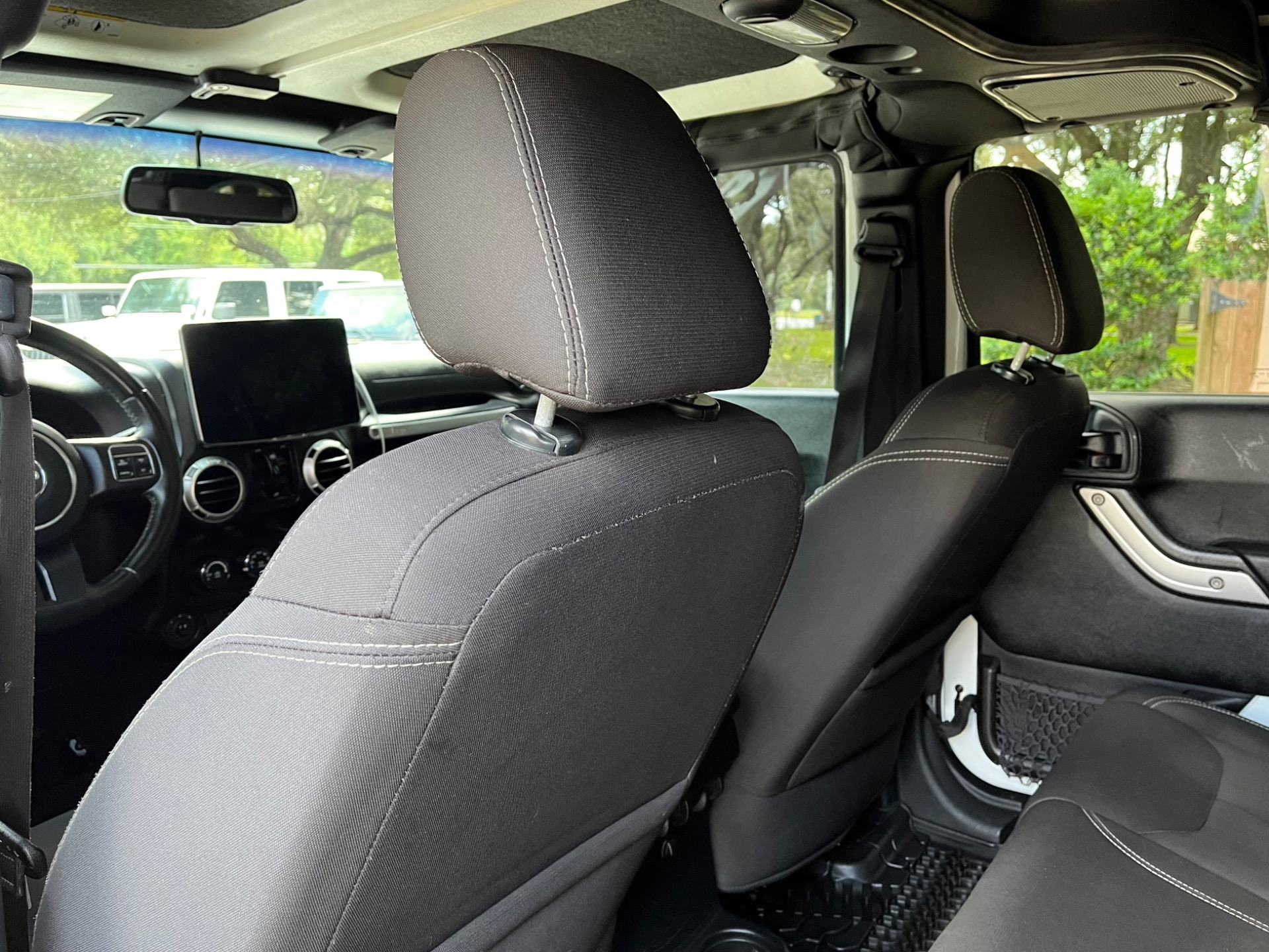 Used-2017-Jeep-Wrangler-Unlimited-Rubicon