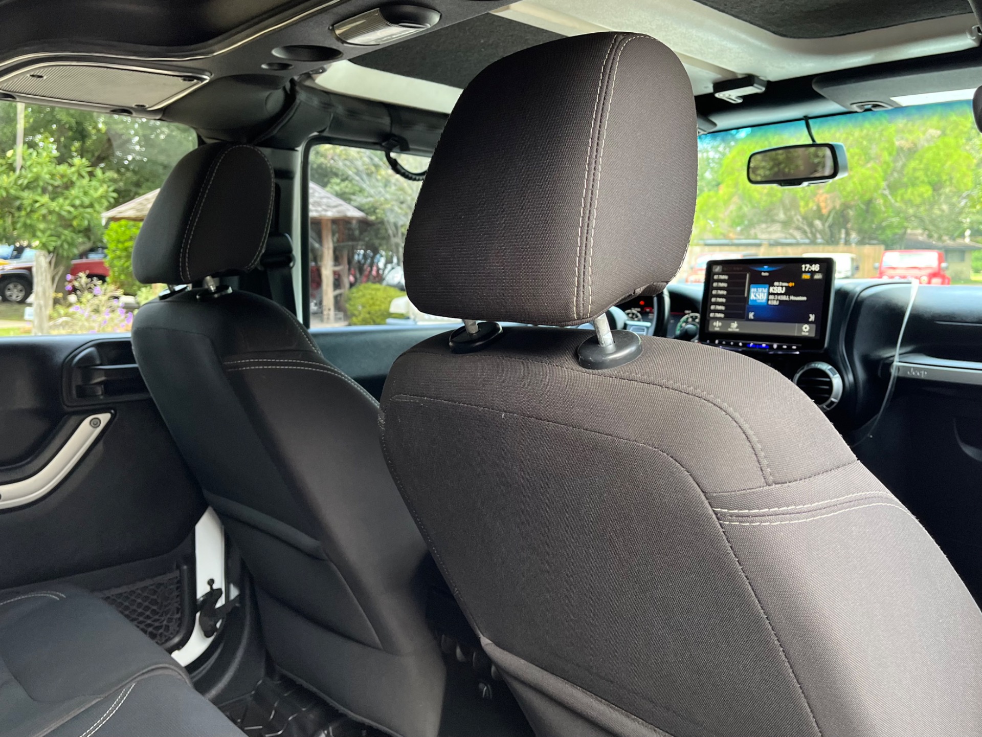 Used-2017-Jeep-Wrangler-Unlimited-Rubicon
