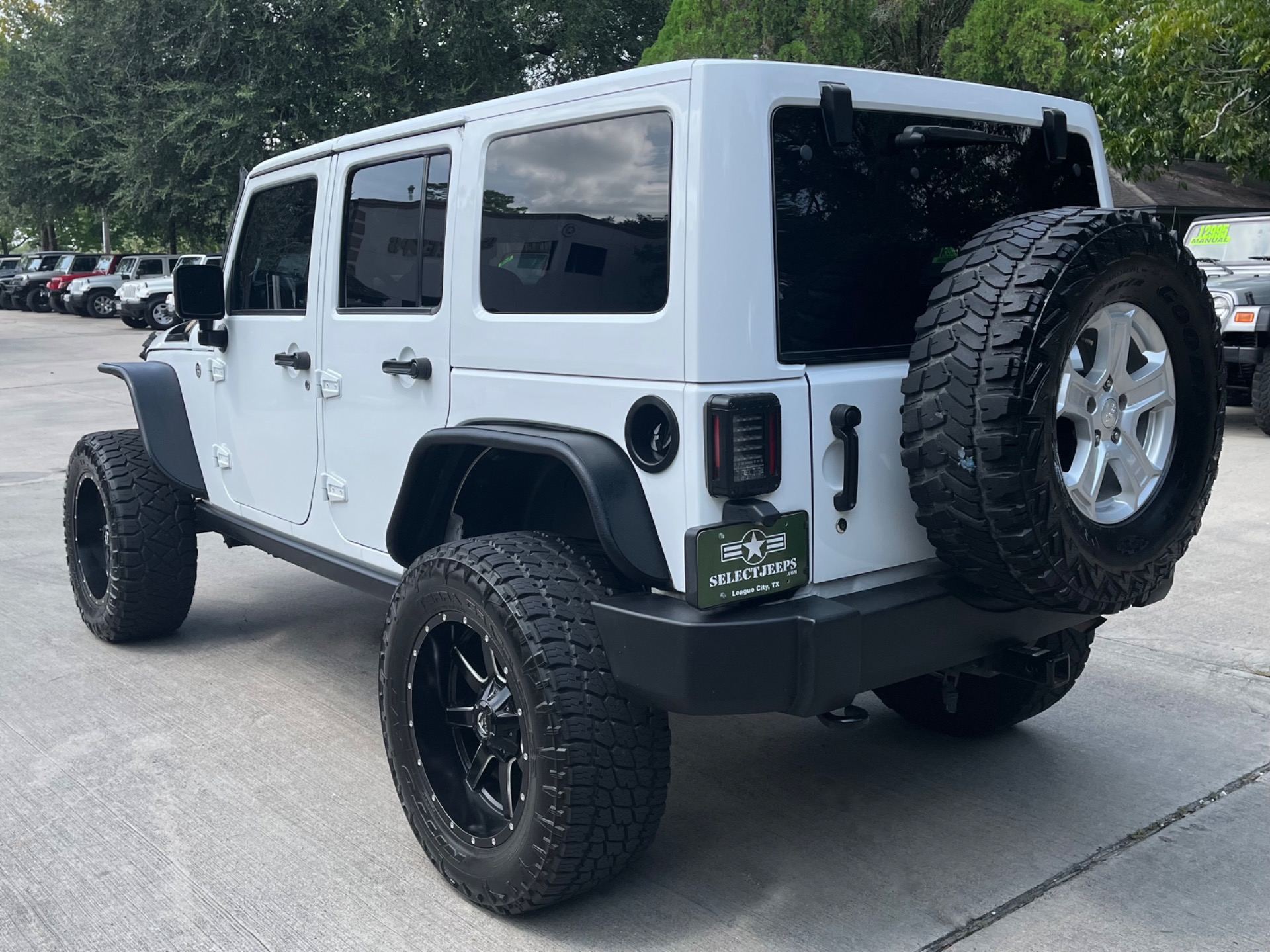 Used-2017-Jeep-Wrangler-Unlimited-Rubicon