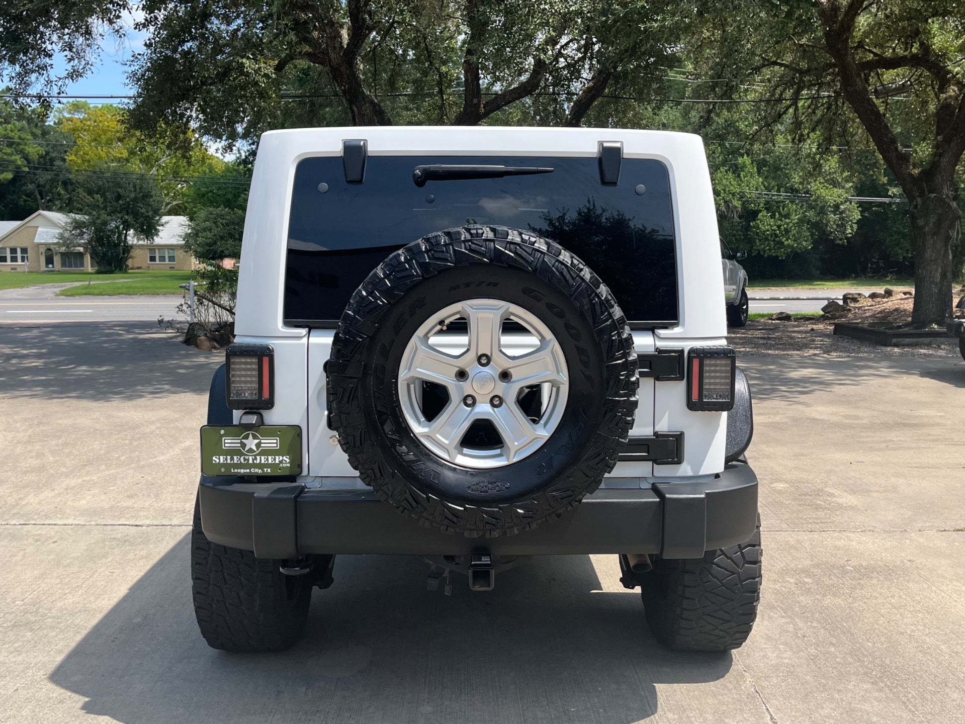 Used-2017-Jeep-Wrangler-Unlimited-Rubicon