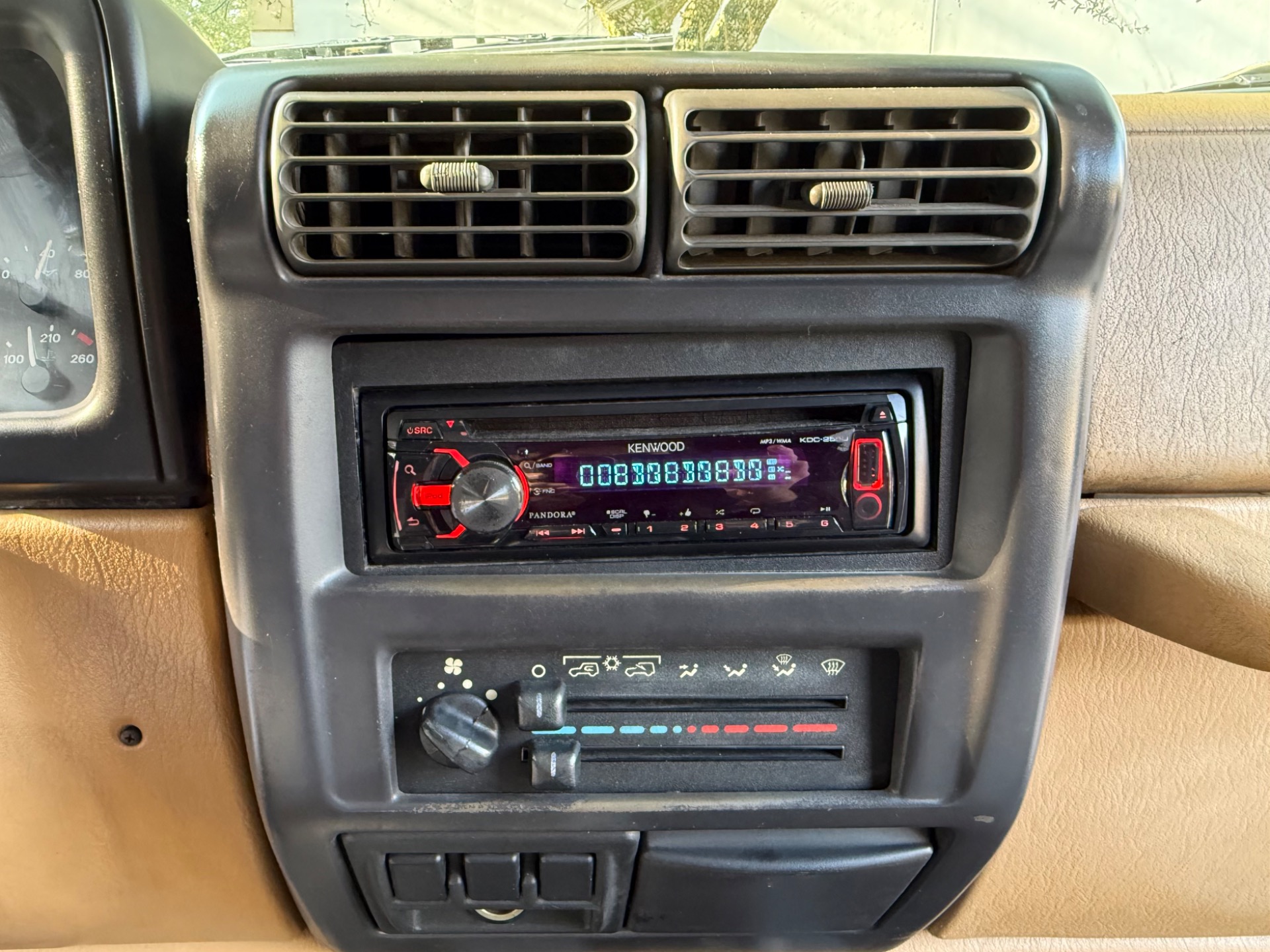 Used-1997-Jeep-Wrangler-SE