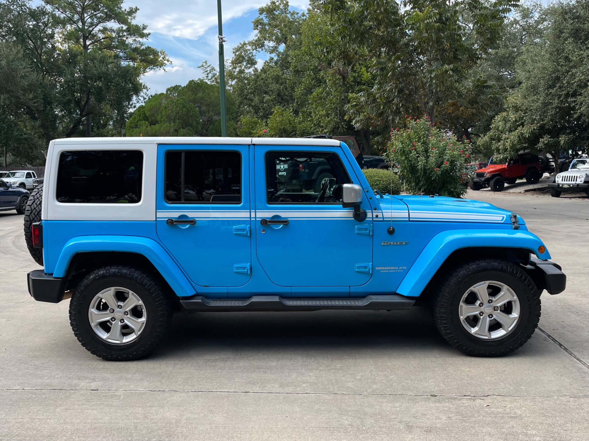 Used-2017-Jeep-Wrangler-Unlimited-Chief-Edition