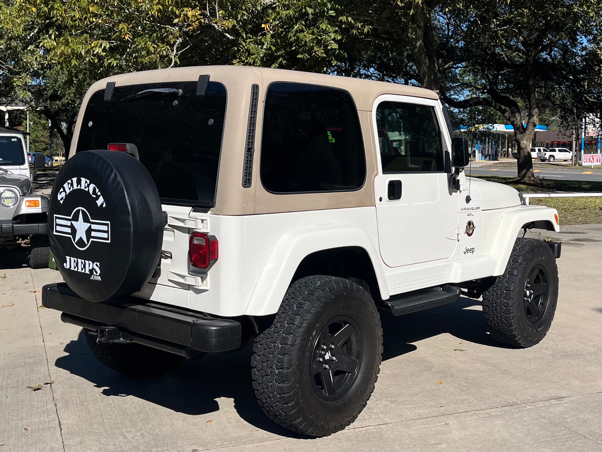 Used-1999-Jeep-Wrangler-Sahara