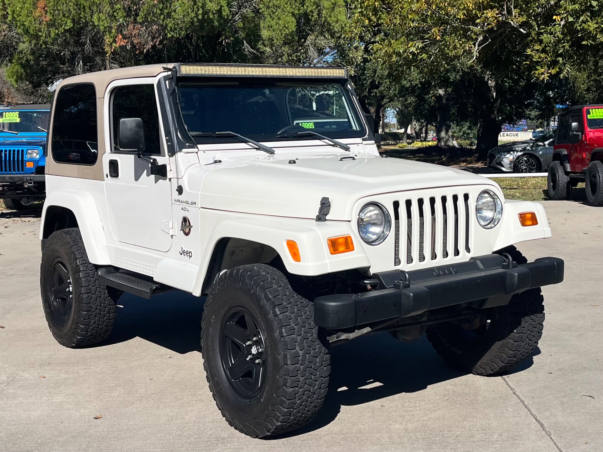 Used-1999-Jeep-Wrangler-Sahara
