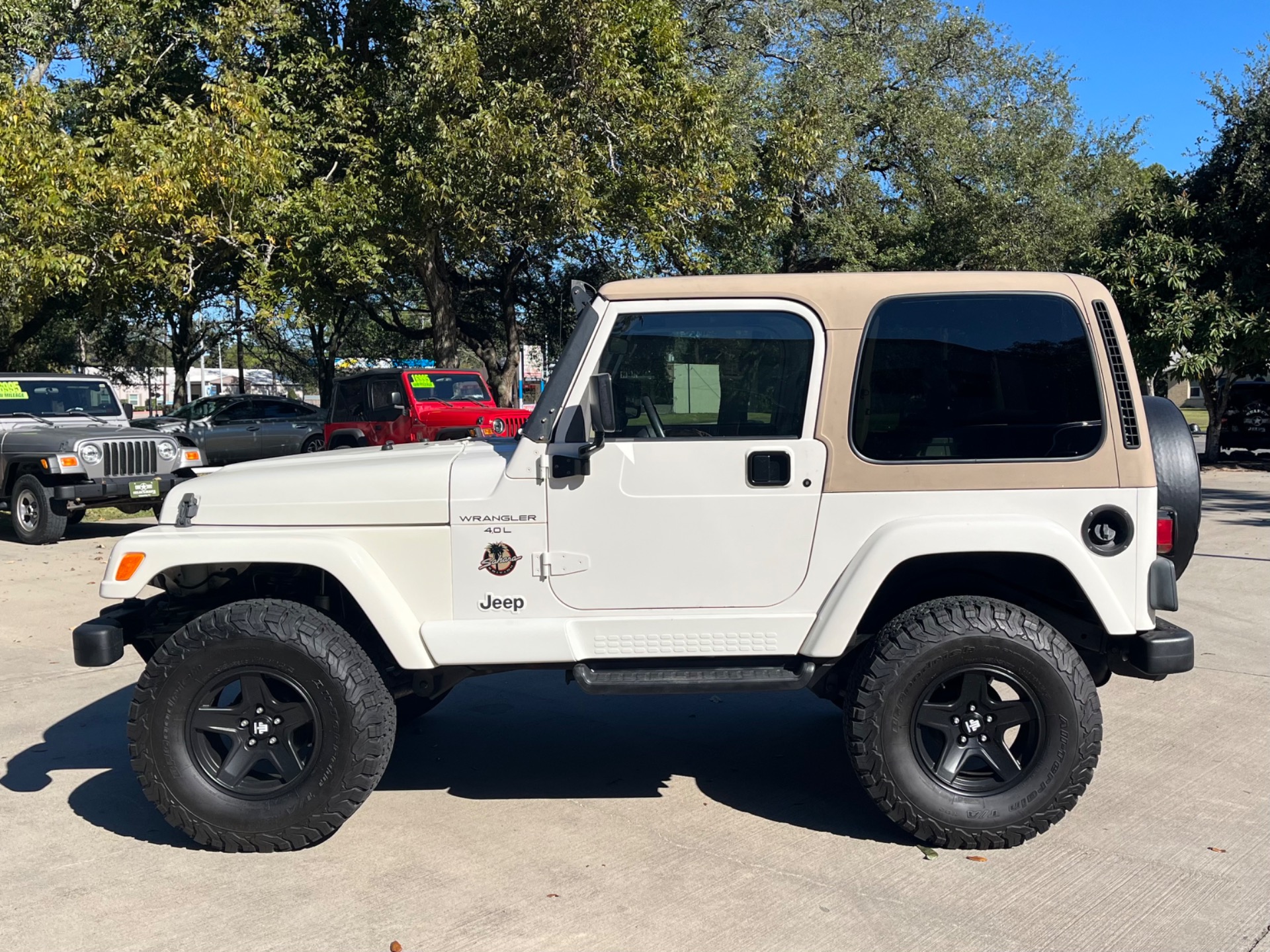 Used-1999-Jeep-Wrangler-Sahara