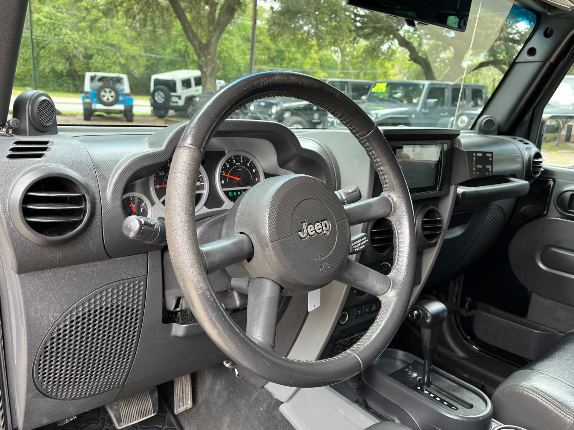 Used-2010-Jeep-Wrangler-Unlimited-Rubicon