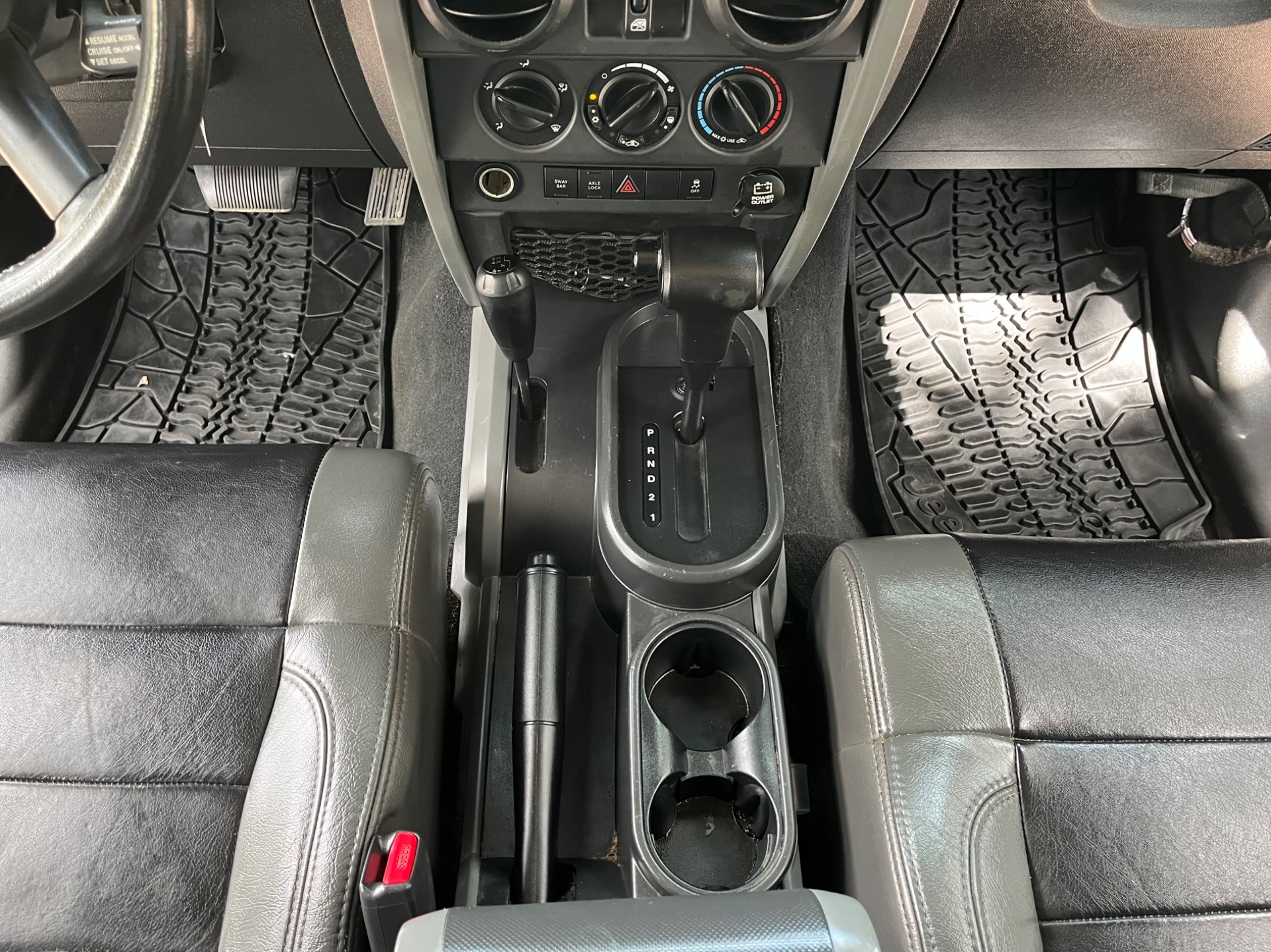 Used-2010-Jeep-Wrangler-Unlimited-Rubicon