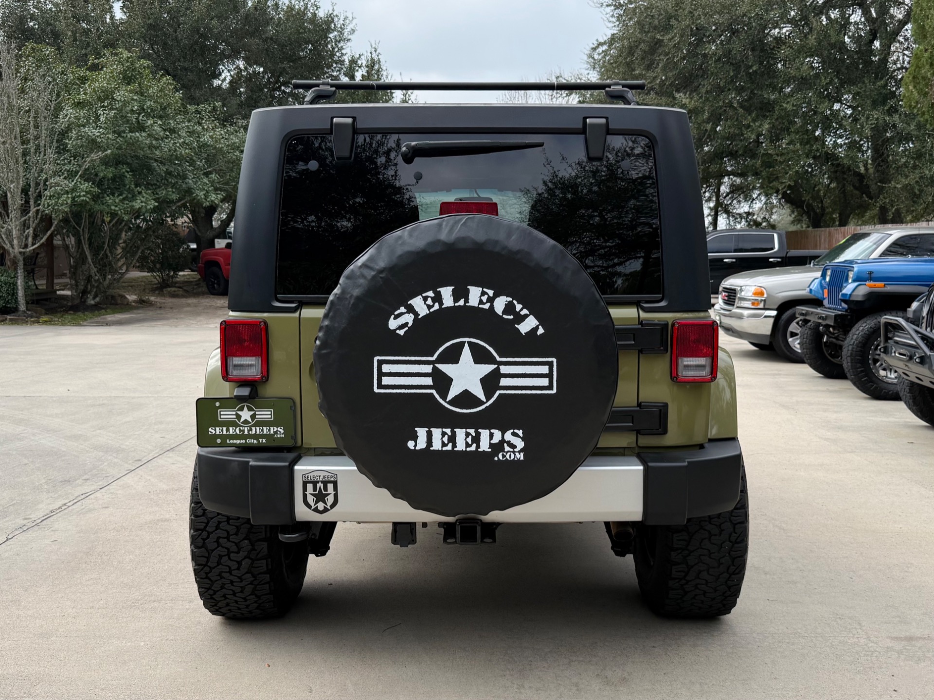 Used-2013-Jeep-Wrangler-Unlimited-Sahara