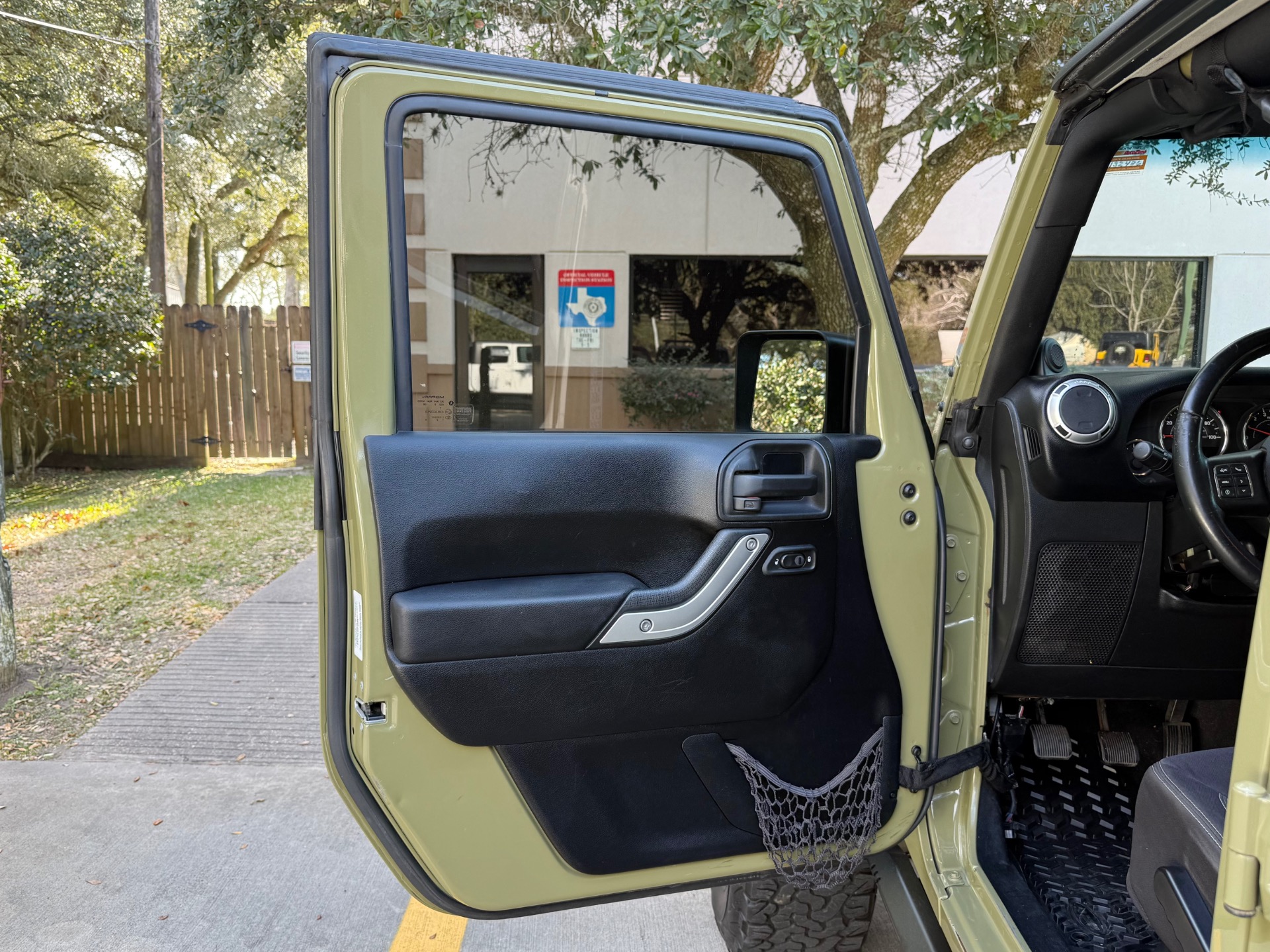 Used-2013-Jeep-Wrangler-Unlimited-Sahara