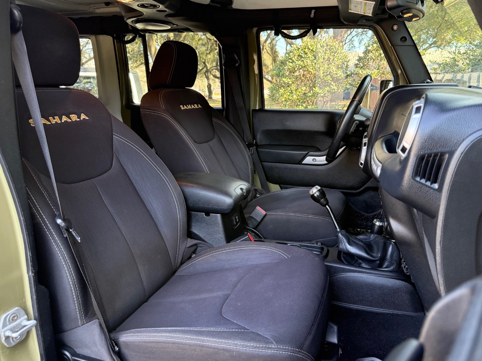 Used-2013-Jeep-Wrangler-Unlimited-Sahara