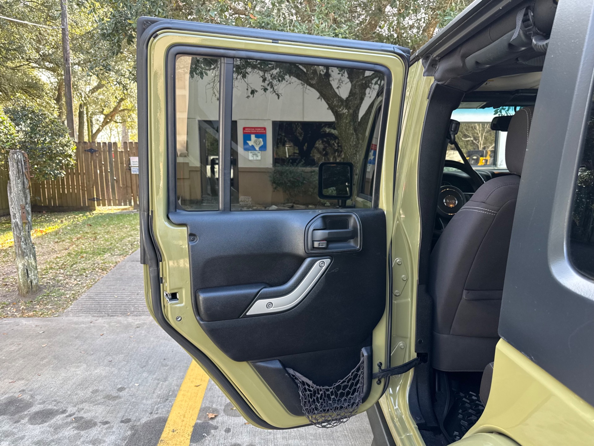 Used-2013-Jeep-Wrangler-Unlimited-Sahara