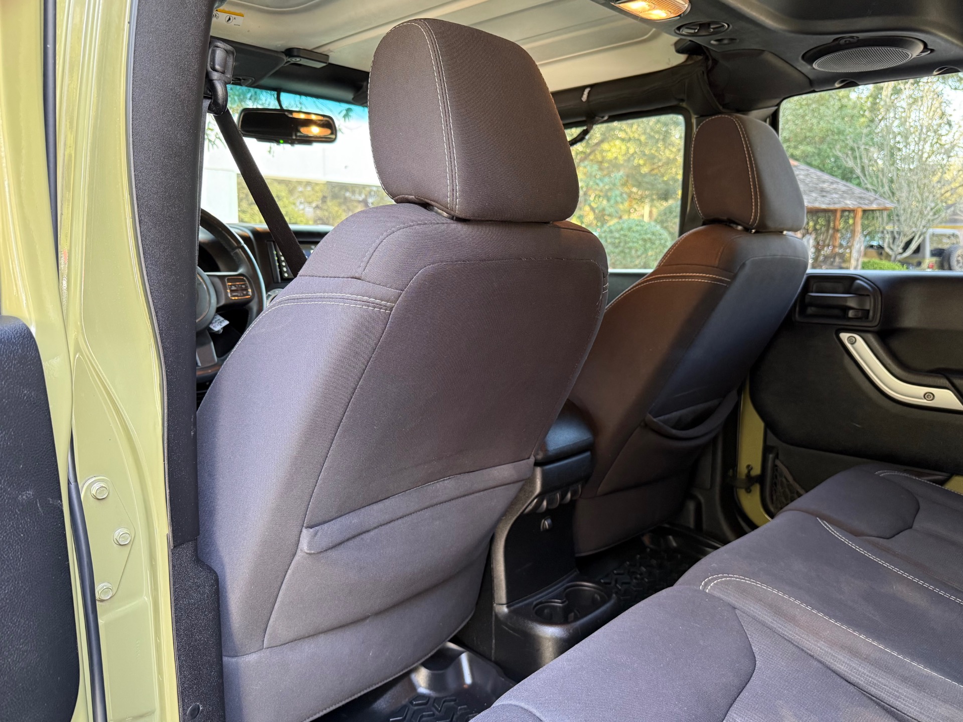 Used-2013-Jeep-Wrangler-Unlimited-Sahara