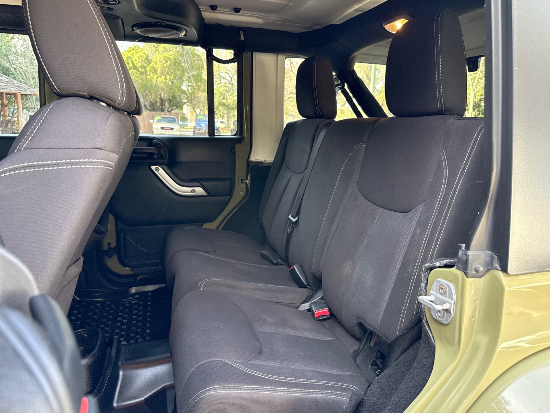 Used-2013-Jeep-Wrangler-Unlimited-Sahara