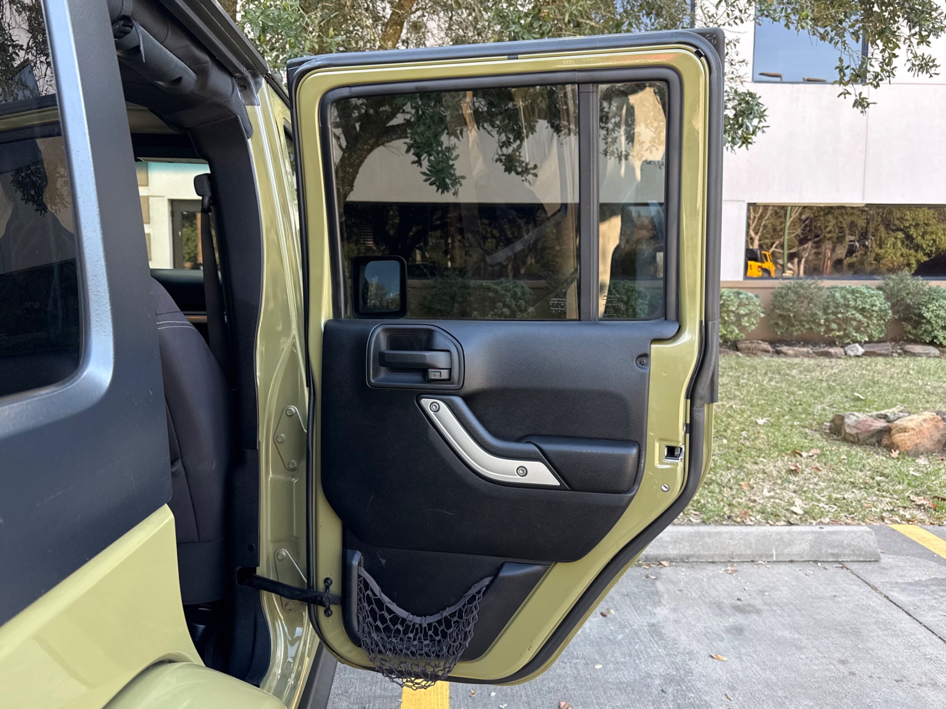 Used-2013-Jeep-Wrangler-Unlimited-Sahara