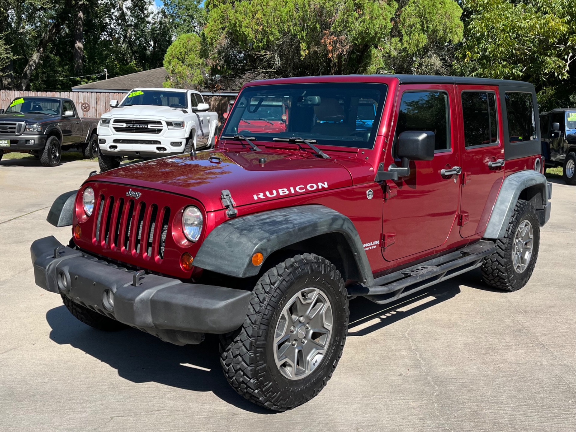 2013 Jeep Wrangler Unlimited Rubicon photo 3