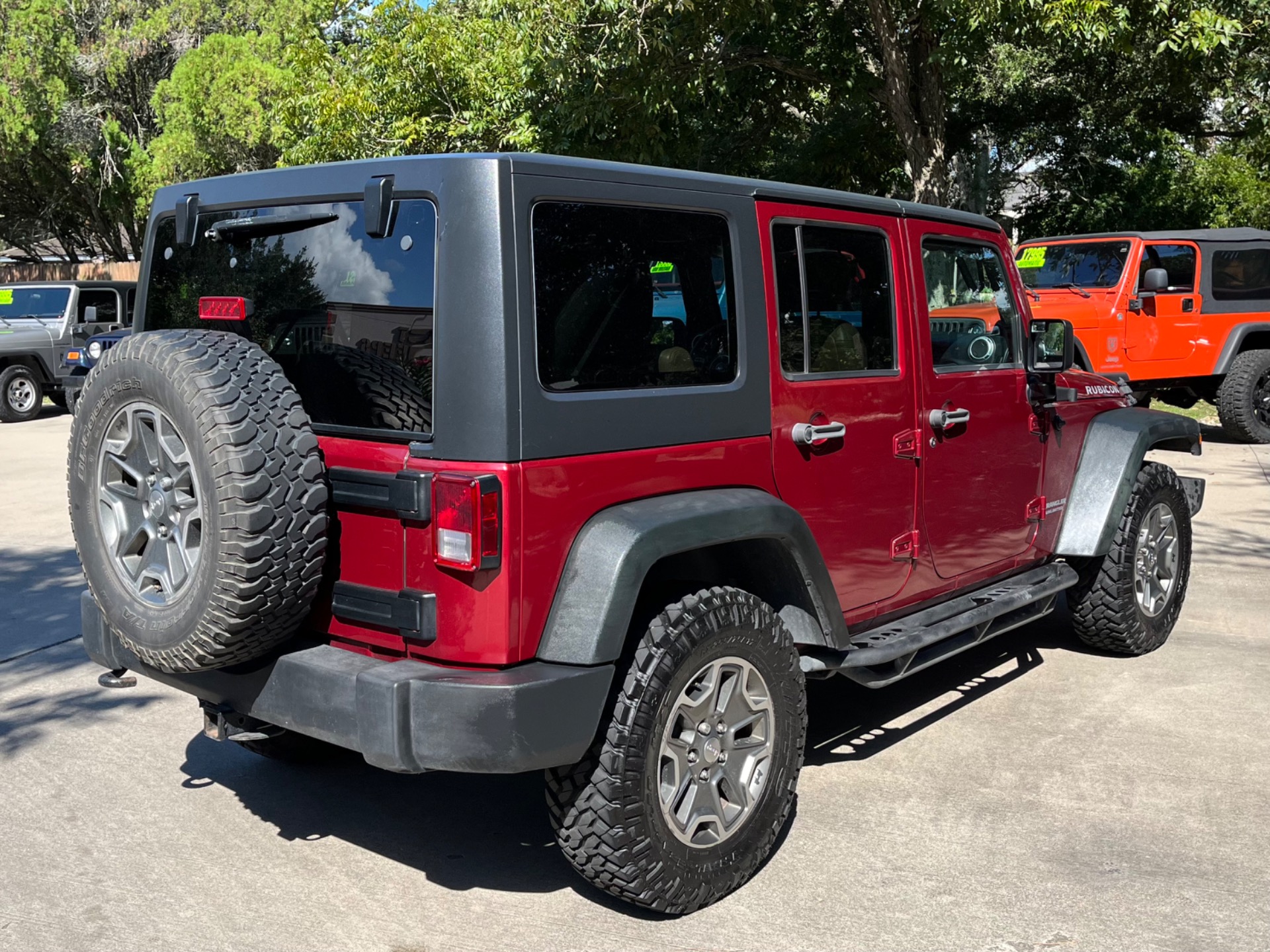 2013 Jeep Wrangler Unlimited Rubicon photo 7