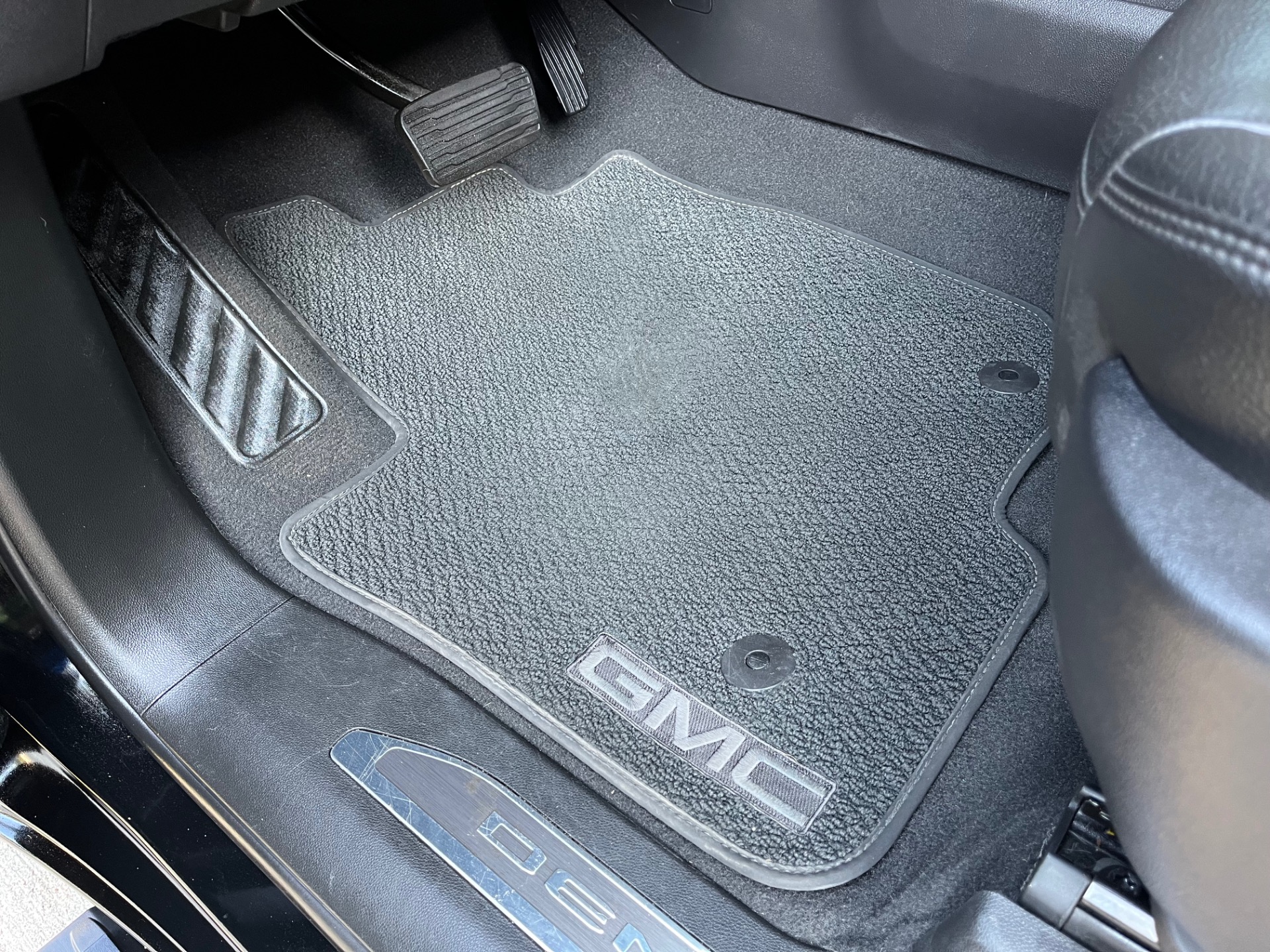 Used-2021-GMC-Sierra-1500-Denali