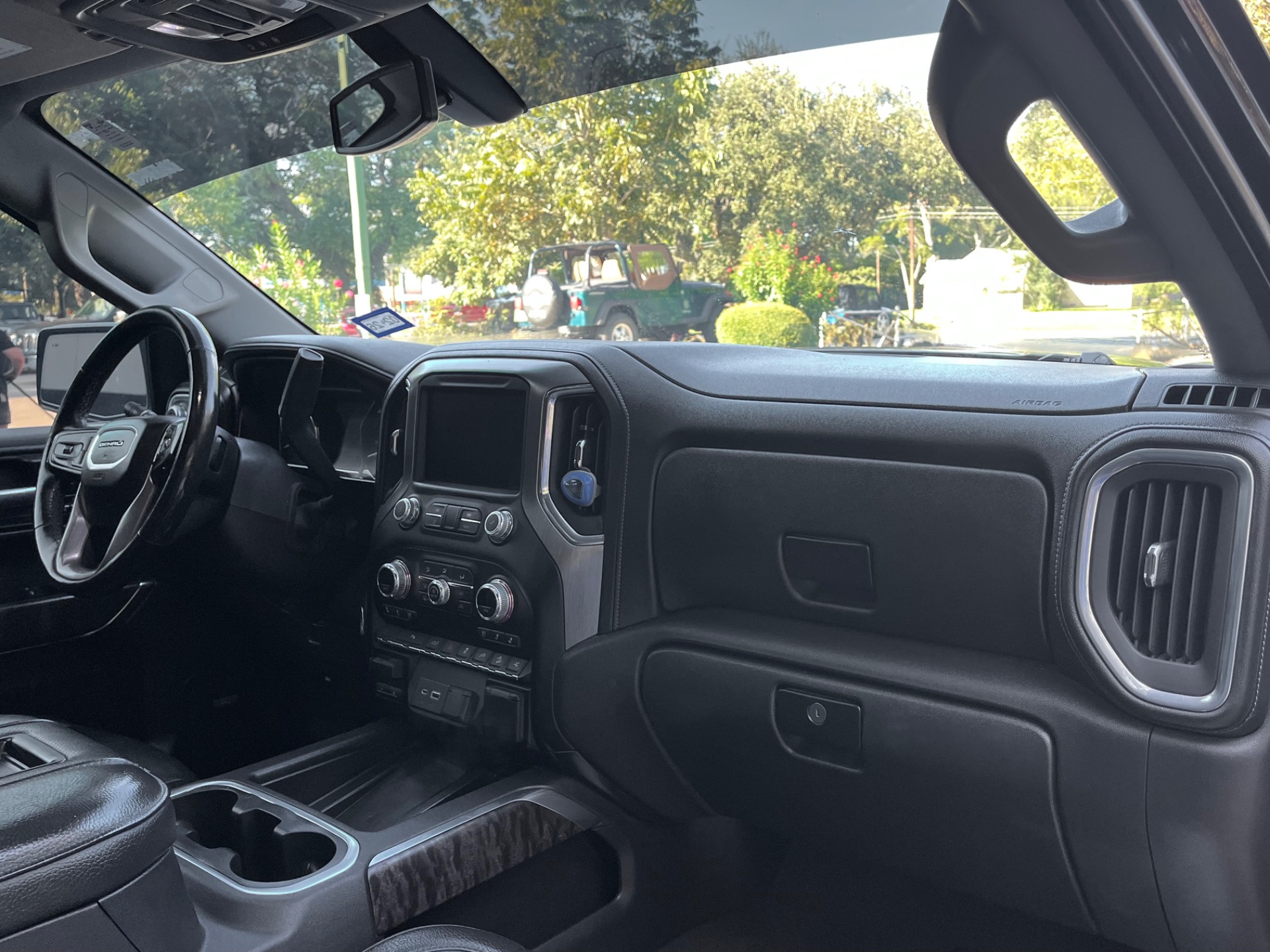 Used-2021-GMC-Sierra-1500-Denali