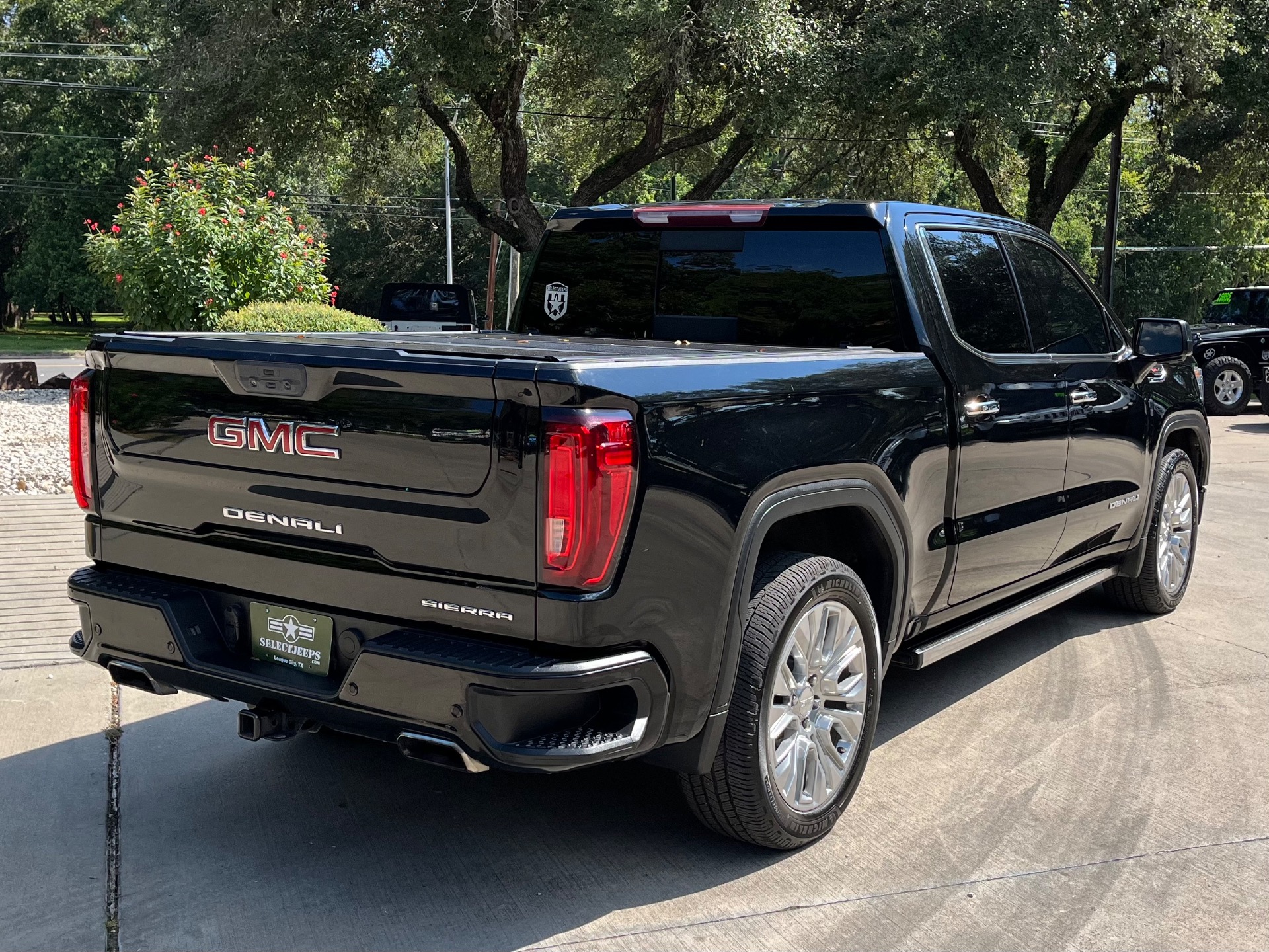 Used-2021-GMC-Sierra-1500-Denali