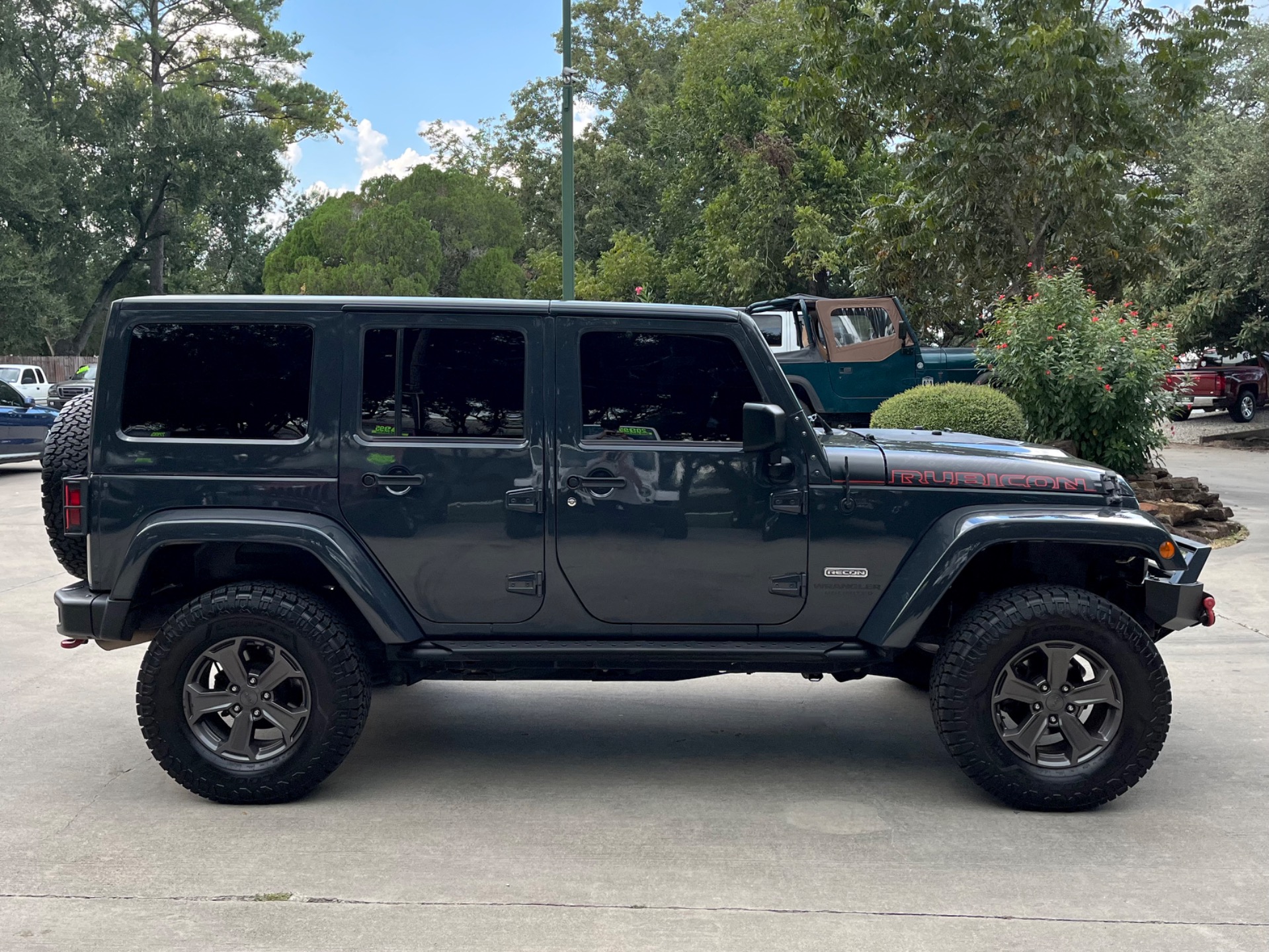 2017 Jeep Wrangler Unlimited Rubicon Recon photo 13