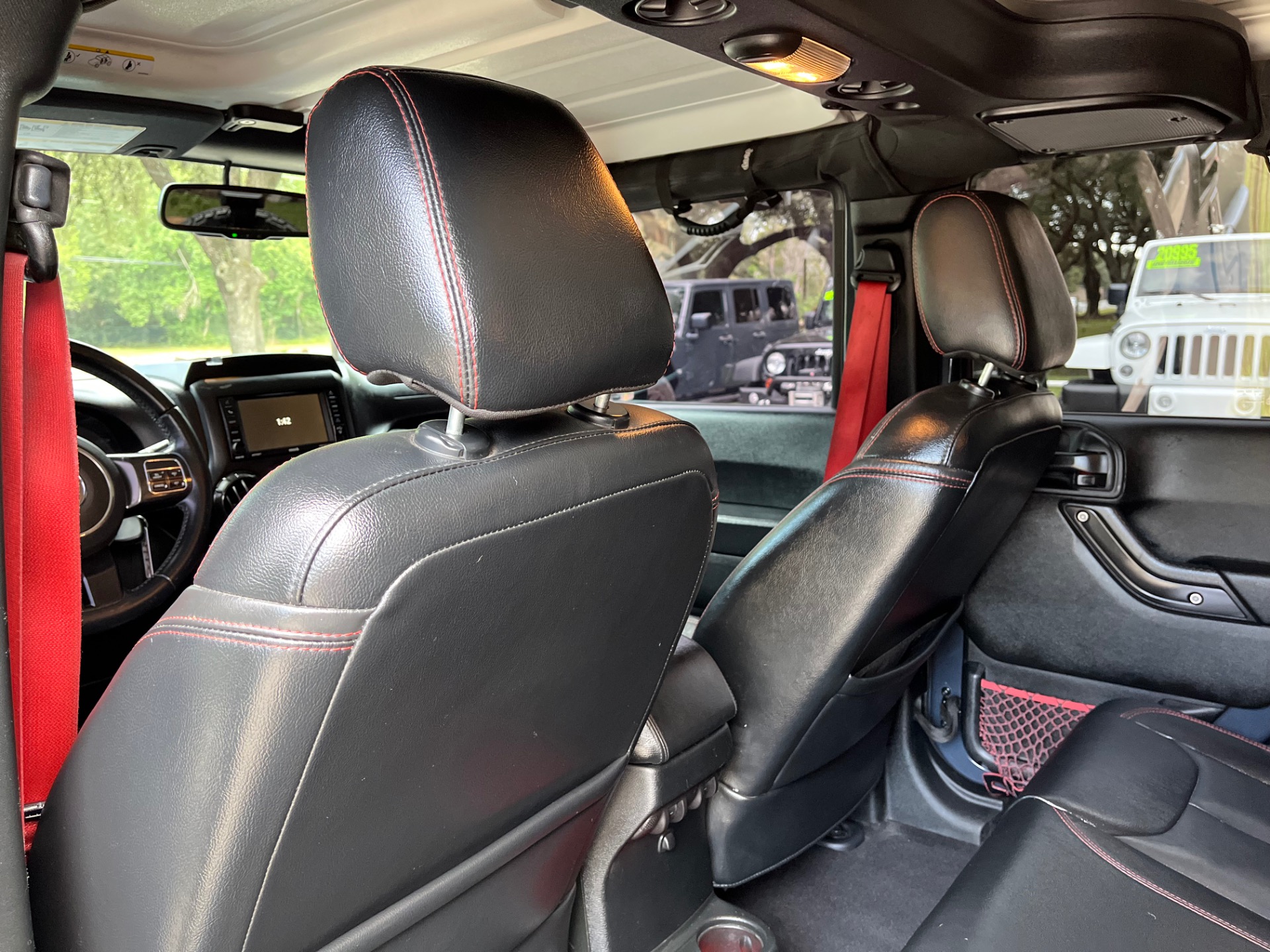 2017 Jeep Wrangler Unlimited Rubicon Recon photo 23