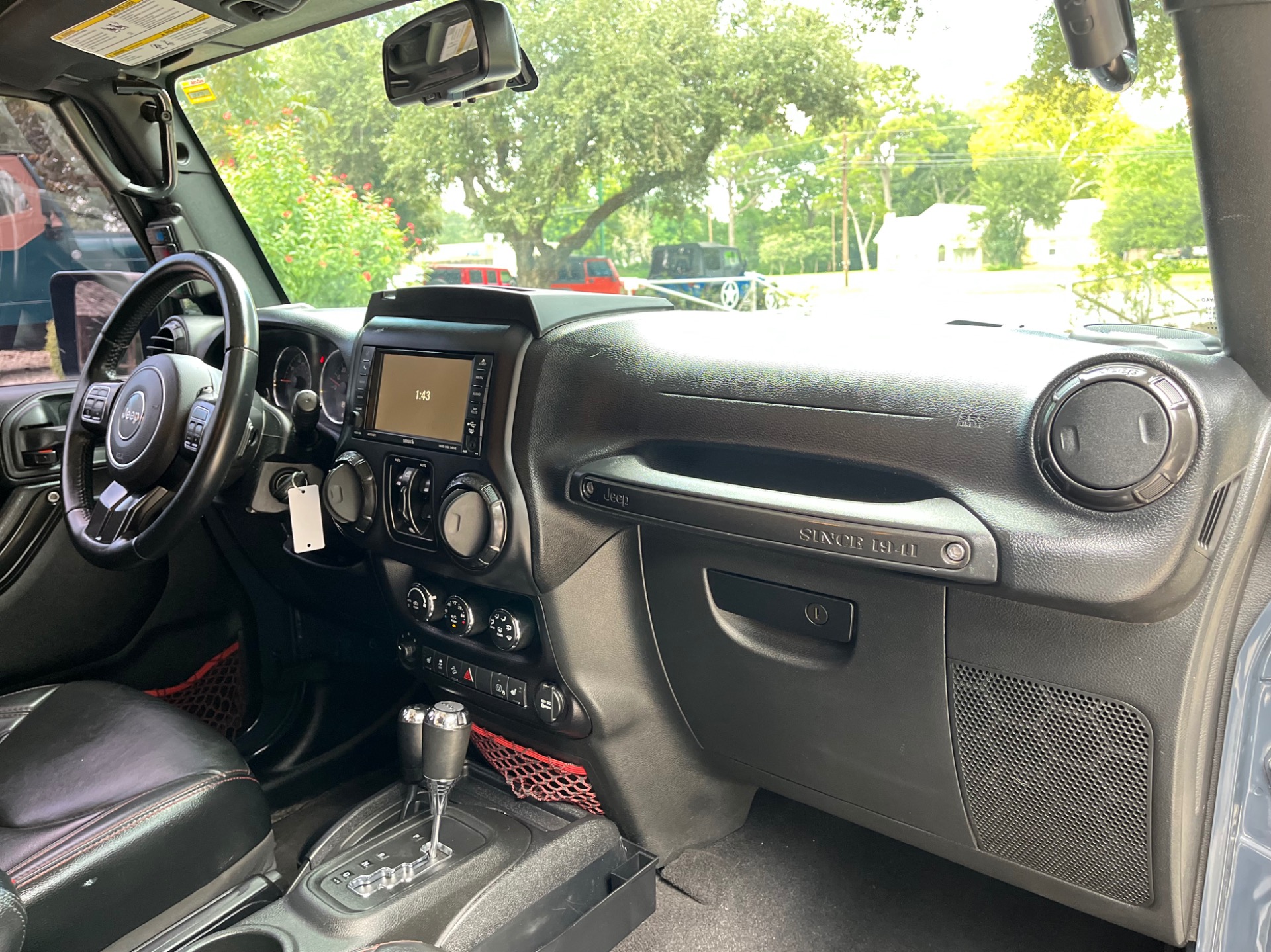 2017 Jeep Wrangler Unlimited Rubicon Recon photo 28