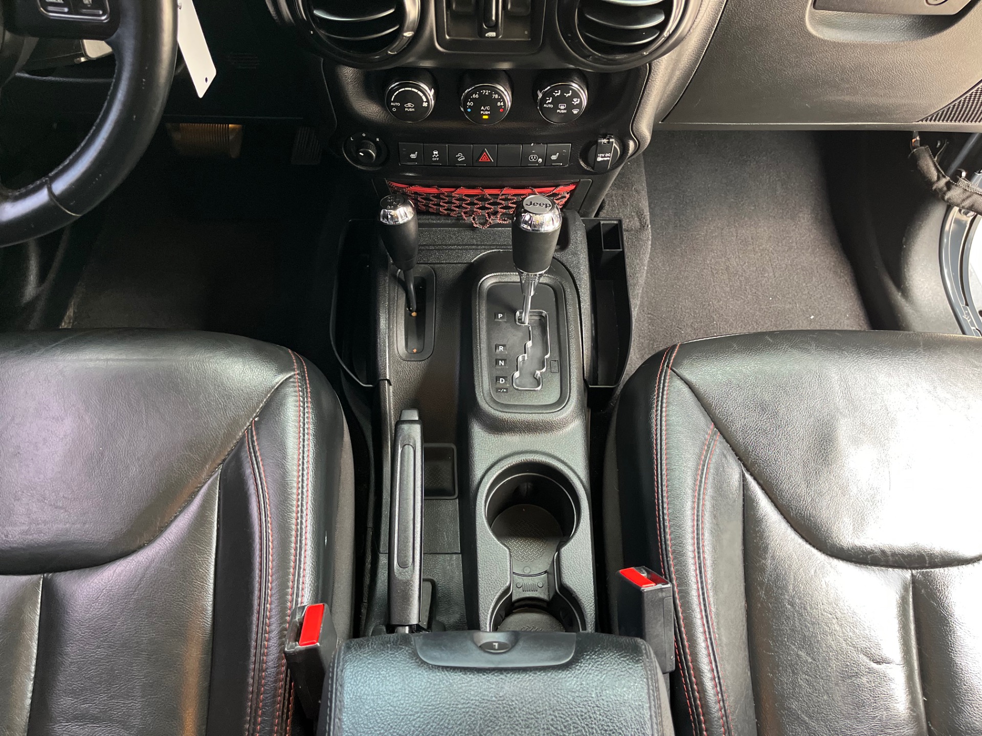 2017 Jeep Wrangler Unlimited Rubicon Recon photo 33