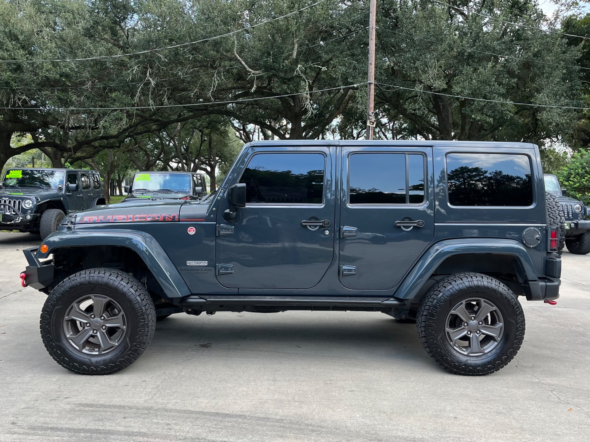 2017 Jeep Wrangler Unlimited Rubicon Recon photo 8