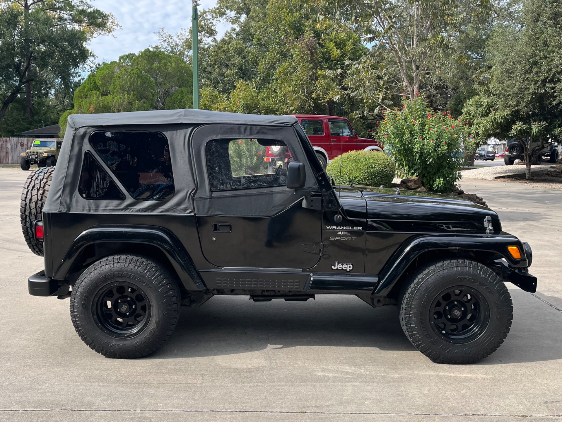 Used-2000-Jeep-Wrangler-Sport