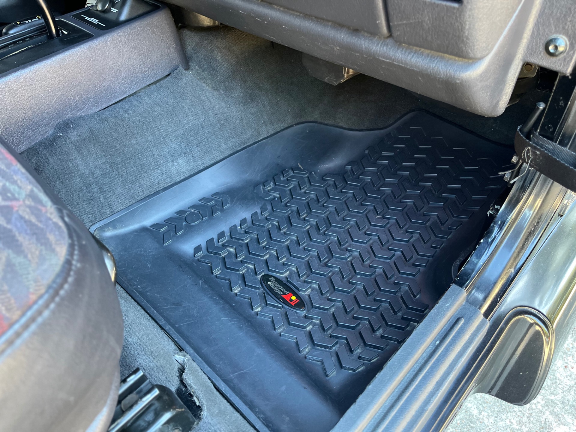 Used-2000-Jeep-Wrangler-Sport