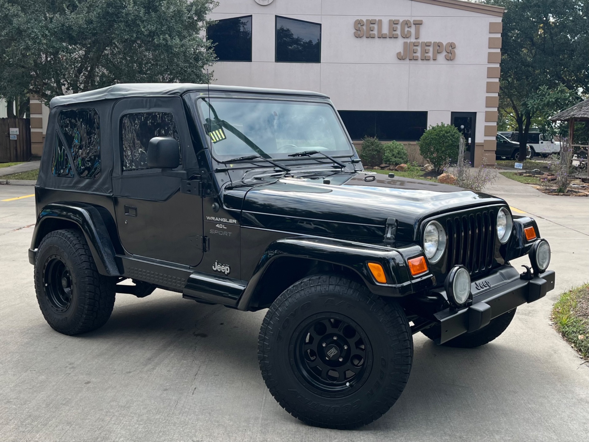 Used-2000-Jeep-Wrangler-Sport