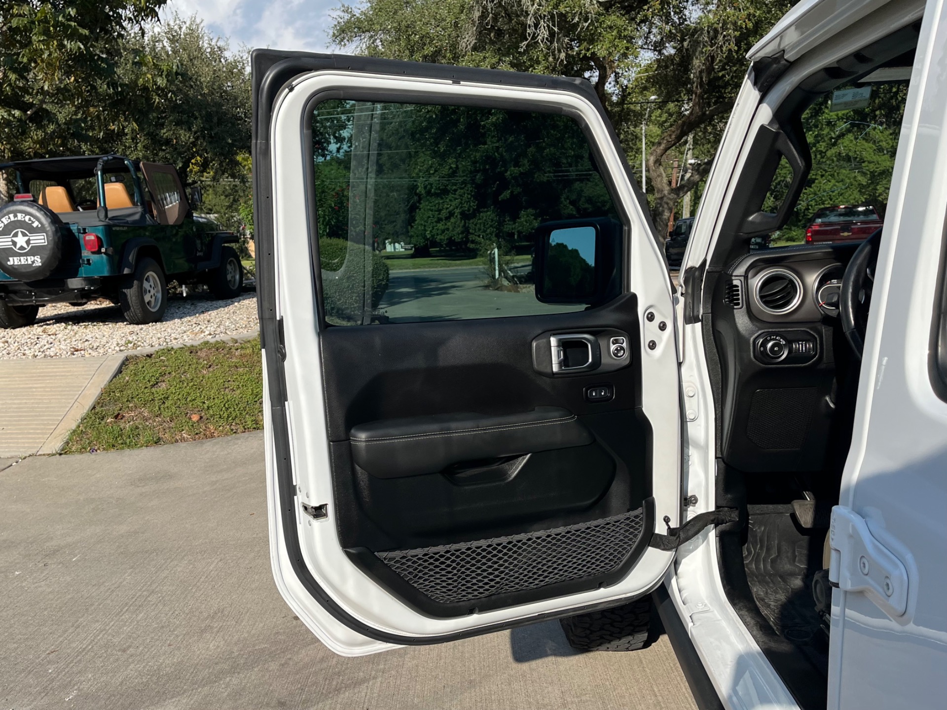 Used-2019-Jeep-Wrangler-Unlimited-Rubicon
