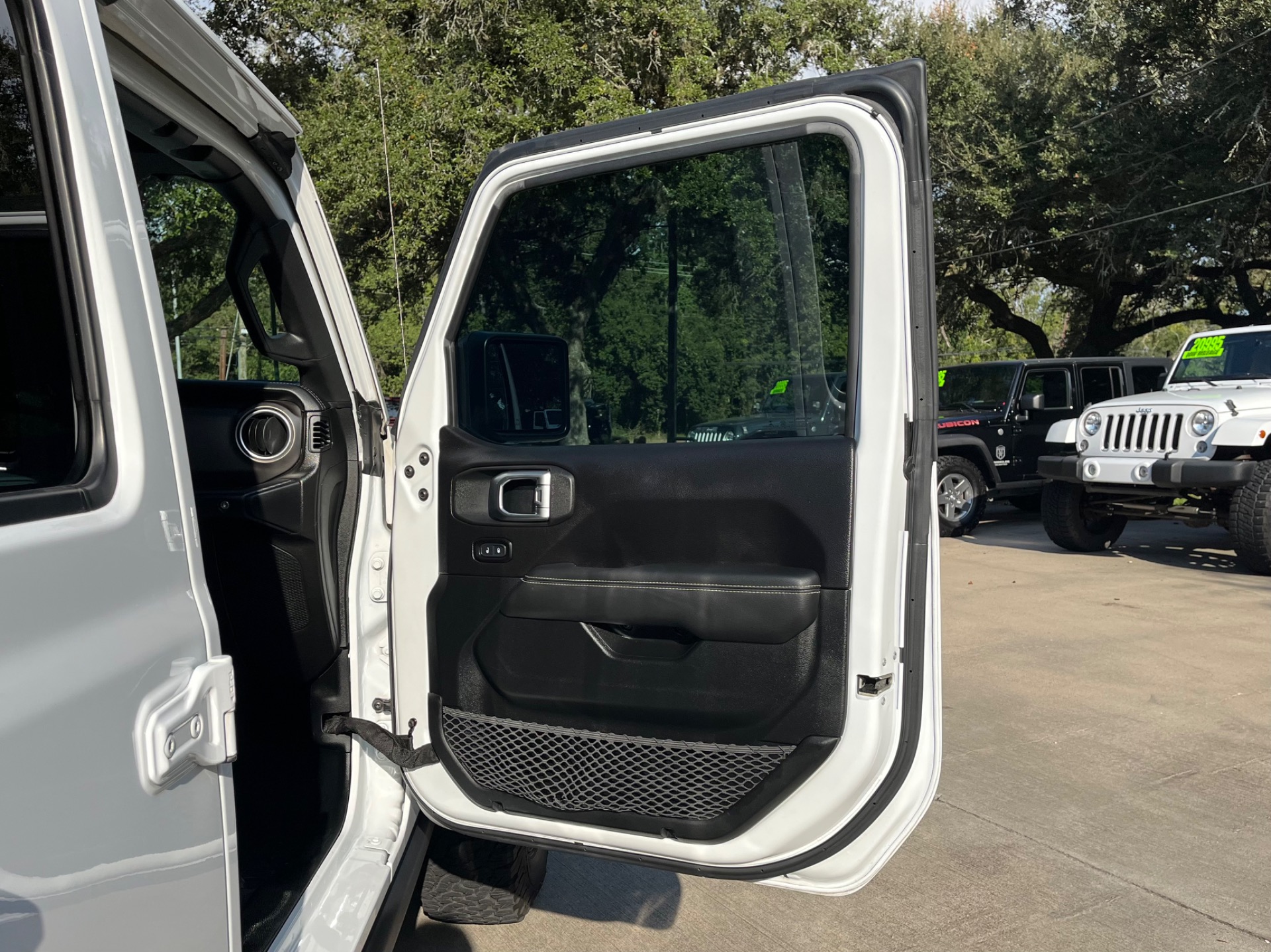 Used-2019-Jeep-Wrangler-Unlimited-Rubicon