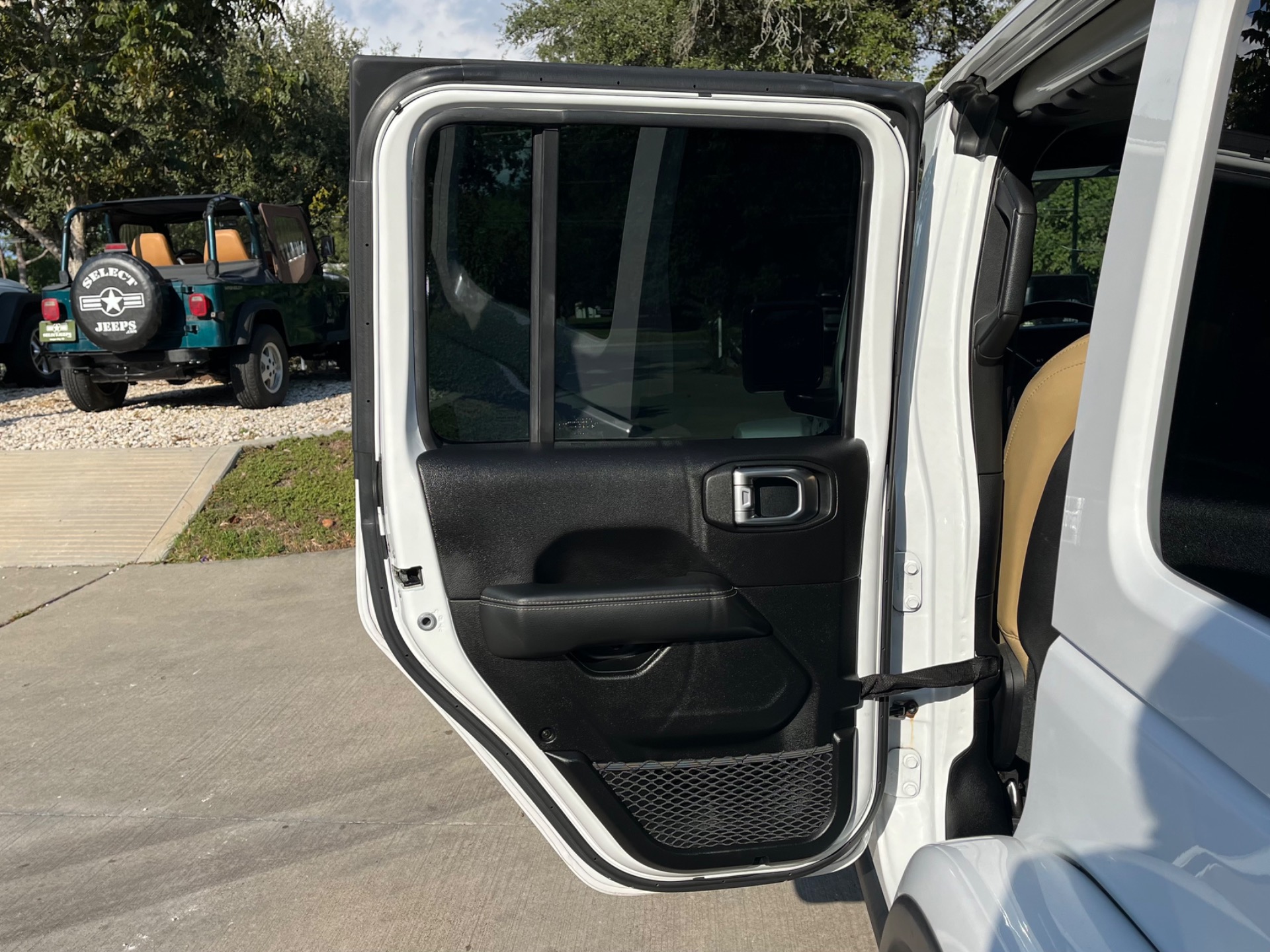 Used-2019-Jeep-Wrangler-Unlimited-Rubicon