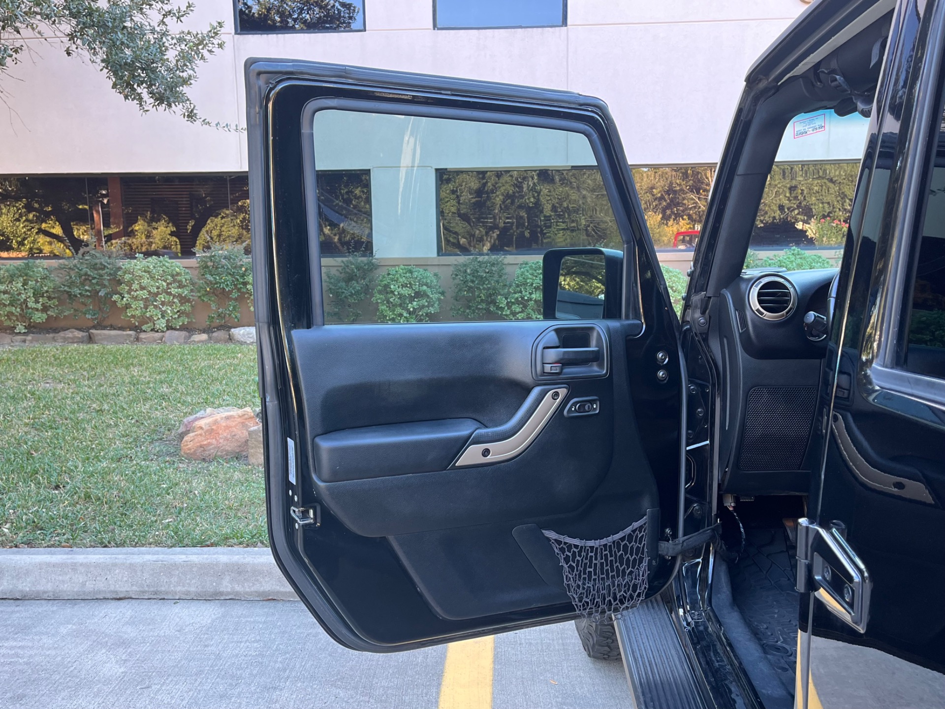 Used-2017-Jeep-Wrangler-Unlimited-75th-Anniversary-Edition