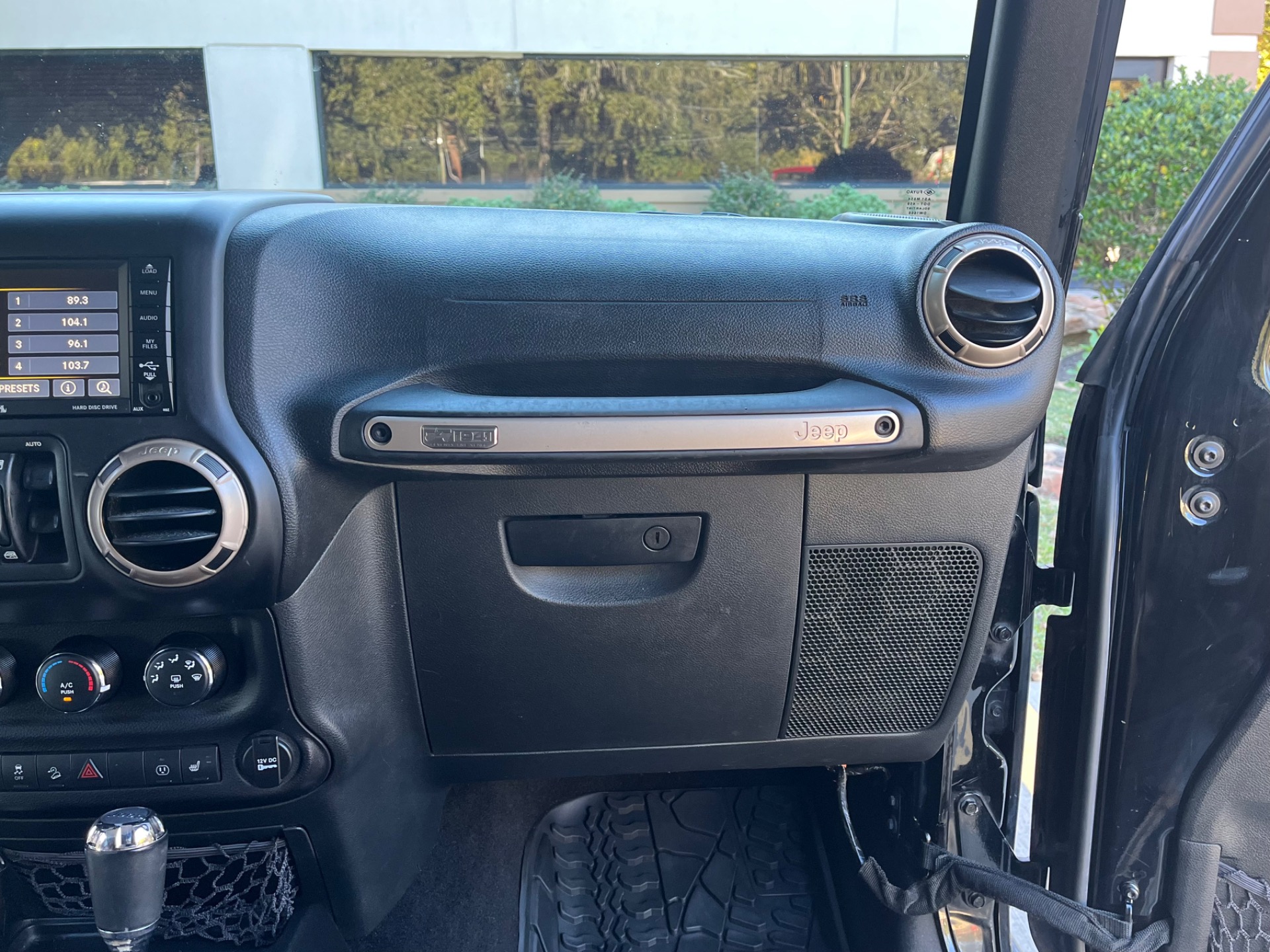 Used-2017-Jeep-Wrangler-Unlimited-75th-Anniversary-Edition