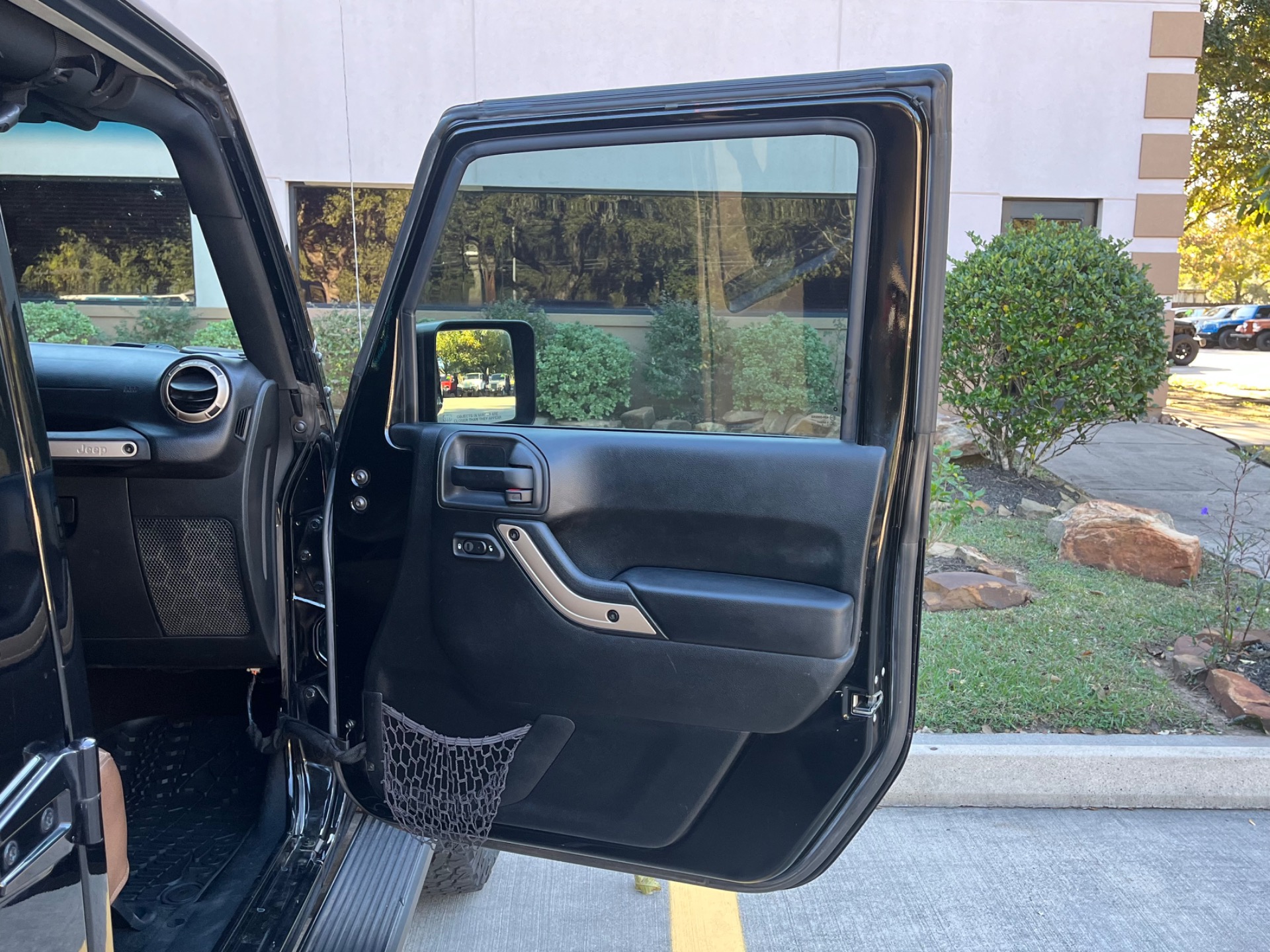 Used-2017-Jeep-Wrangler-Unlimited-75th-Anniversary-Edition