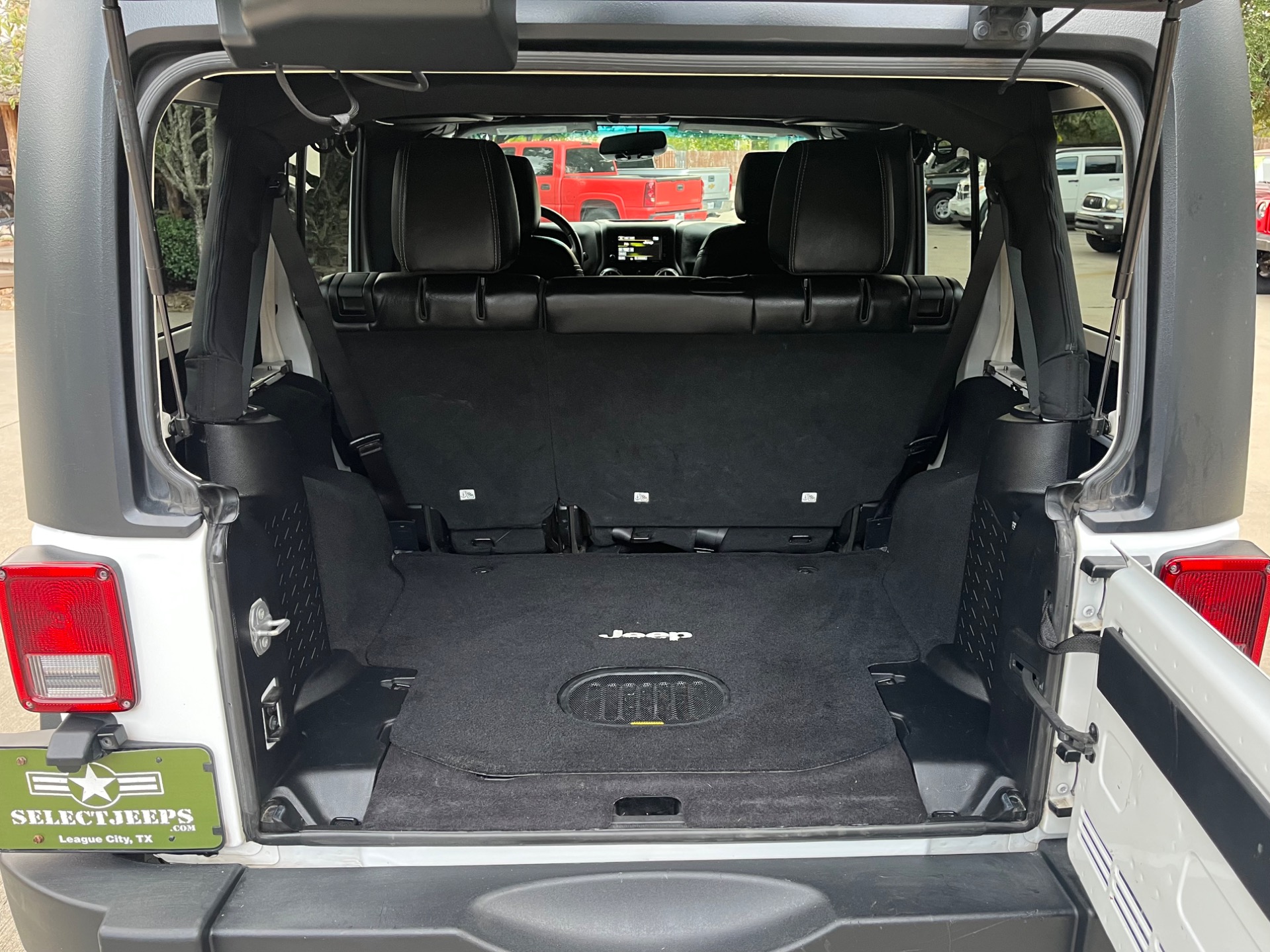 Used-2016-Jeep-Wrangler-Unlimited-Rubicon