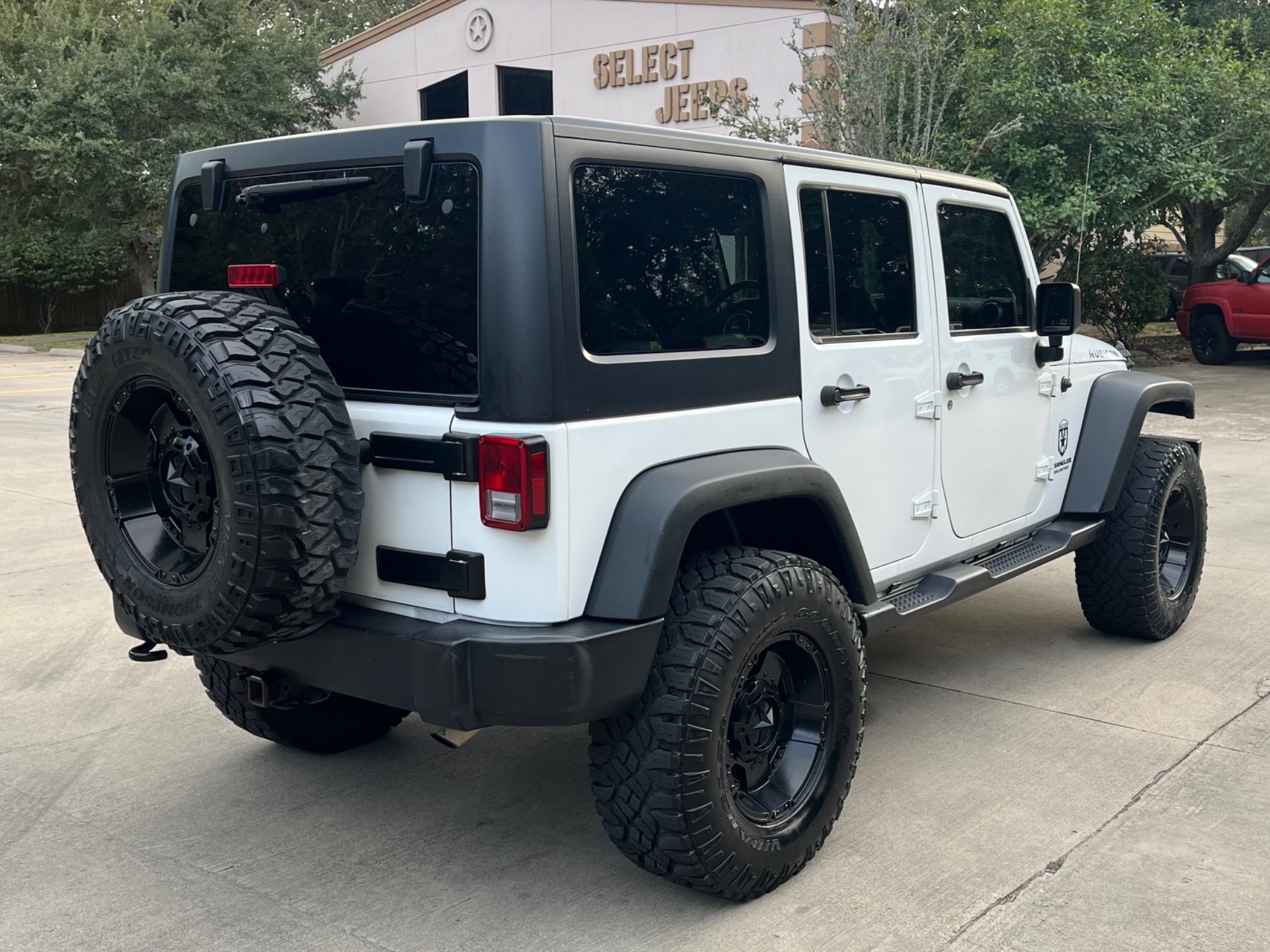 Used-2016-Jeep-Wrangler-Unlimited-Rubicon
