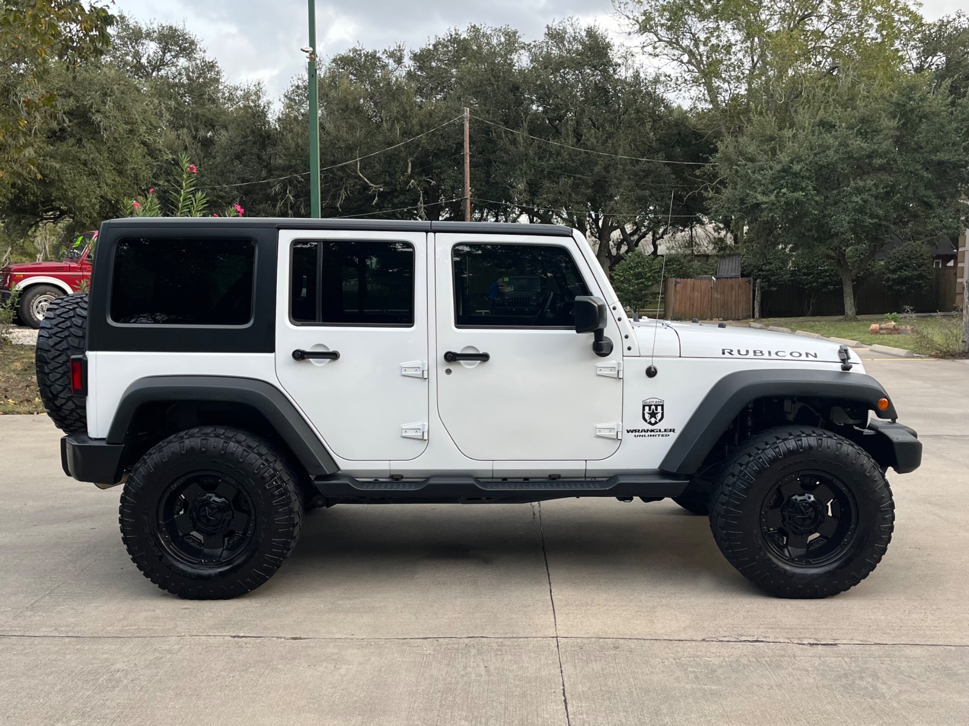 Used-2016-Jeep-Wrangler-Unlimited-Rubicon