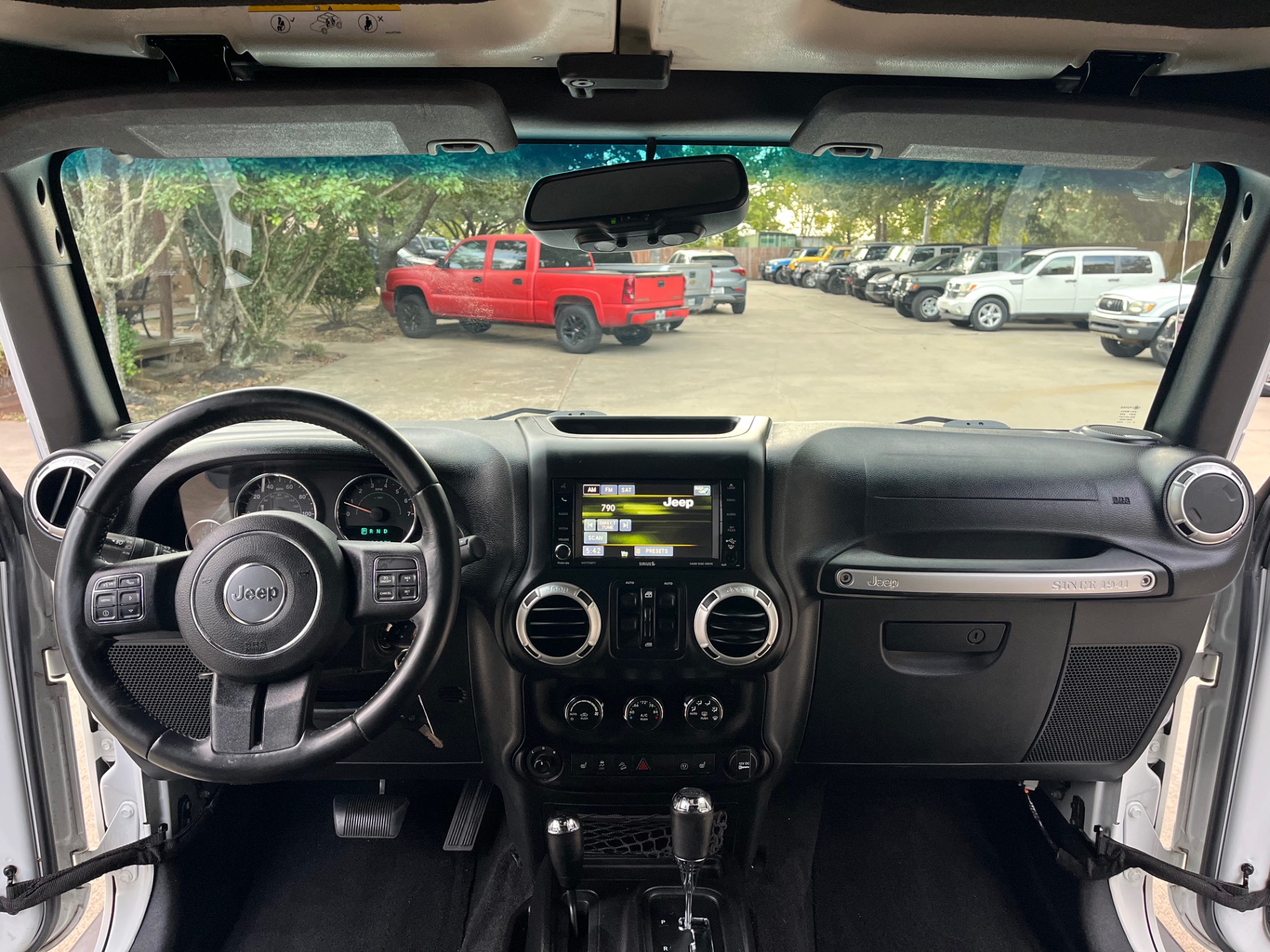 Used-2016-Jeep-Wrangler-Unlimited-Rubicon