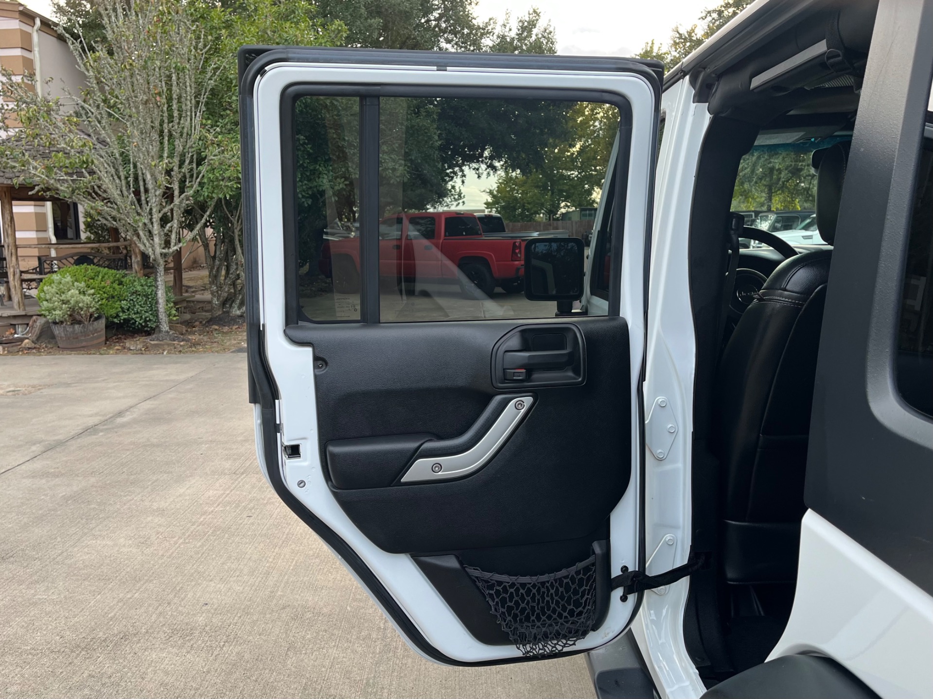 Used-2016-Jeep-Wrangler-Unlimited-Rubicon
